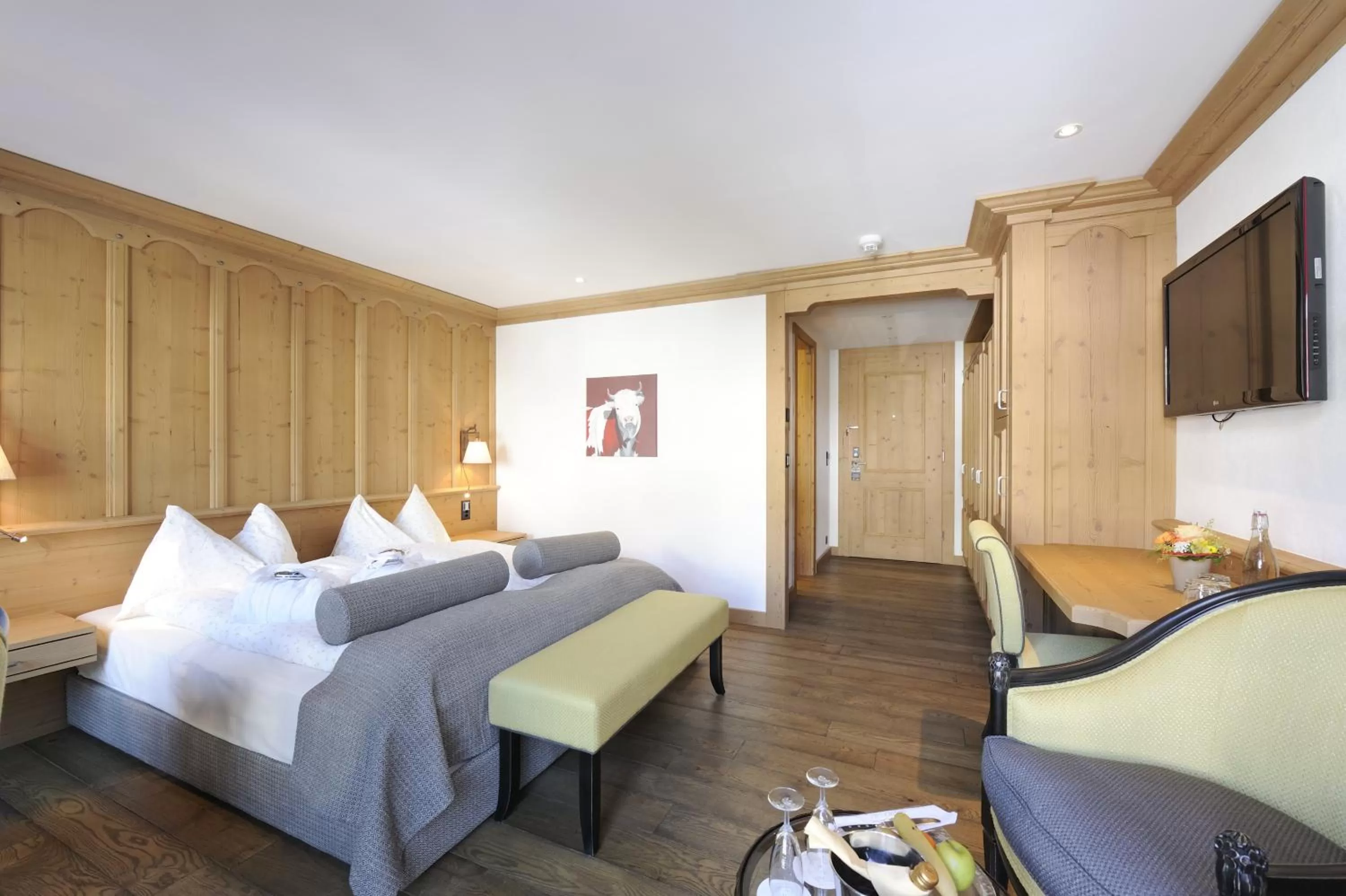 Photo of the whole room, Bed in ERMITAGE Wellness- & Spa-Hotel