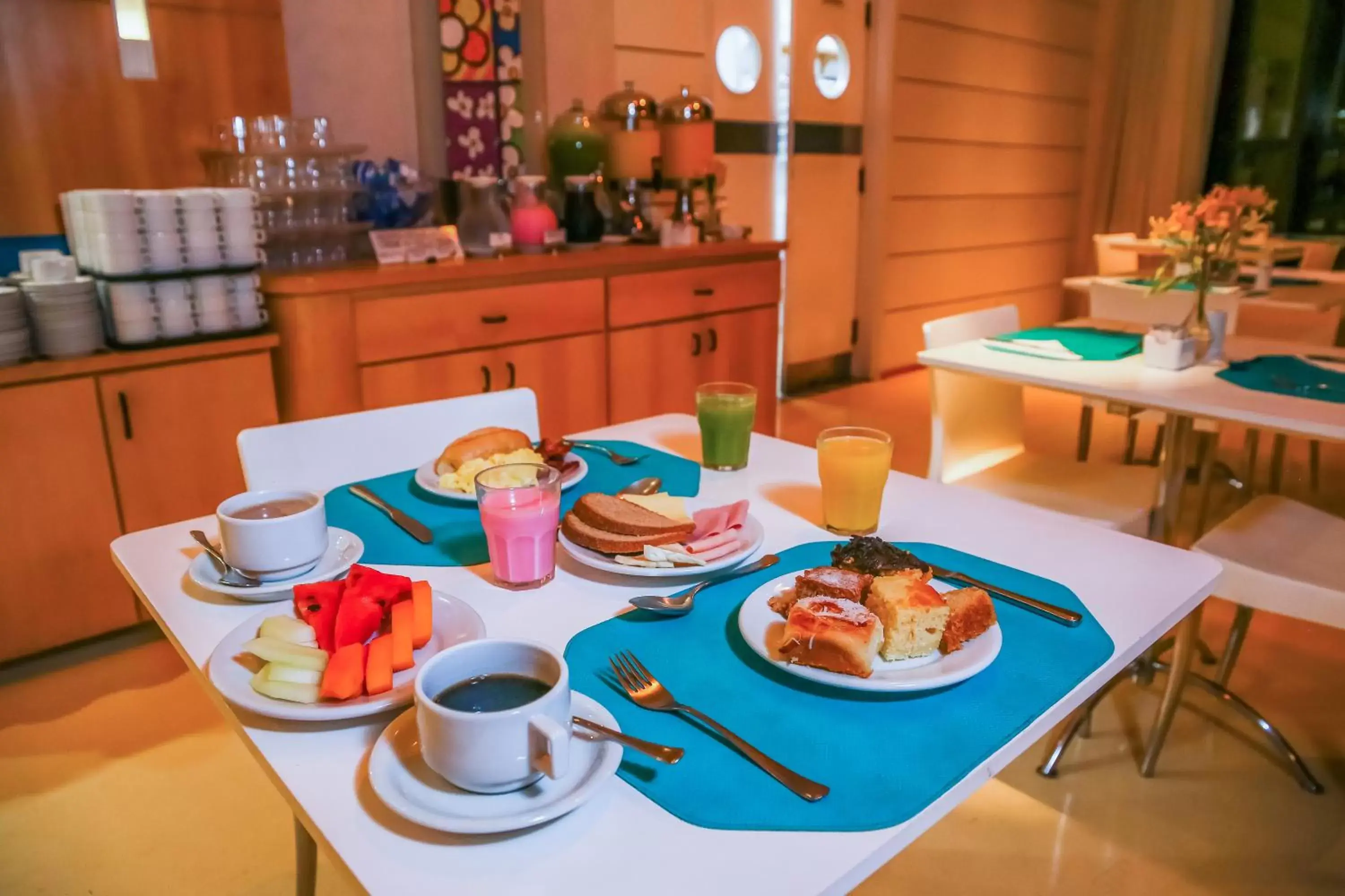 Buffet breakfast, Restaurant/Places to Eat in Comfort Suites Brasília