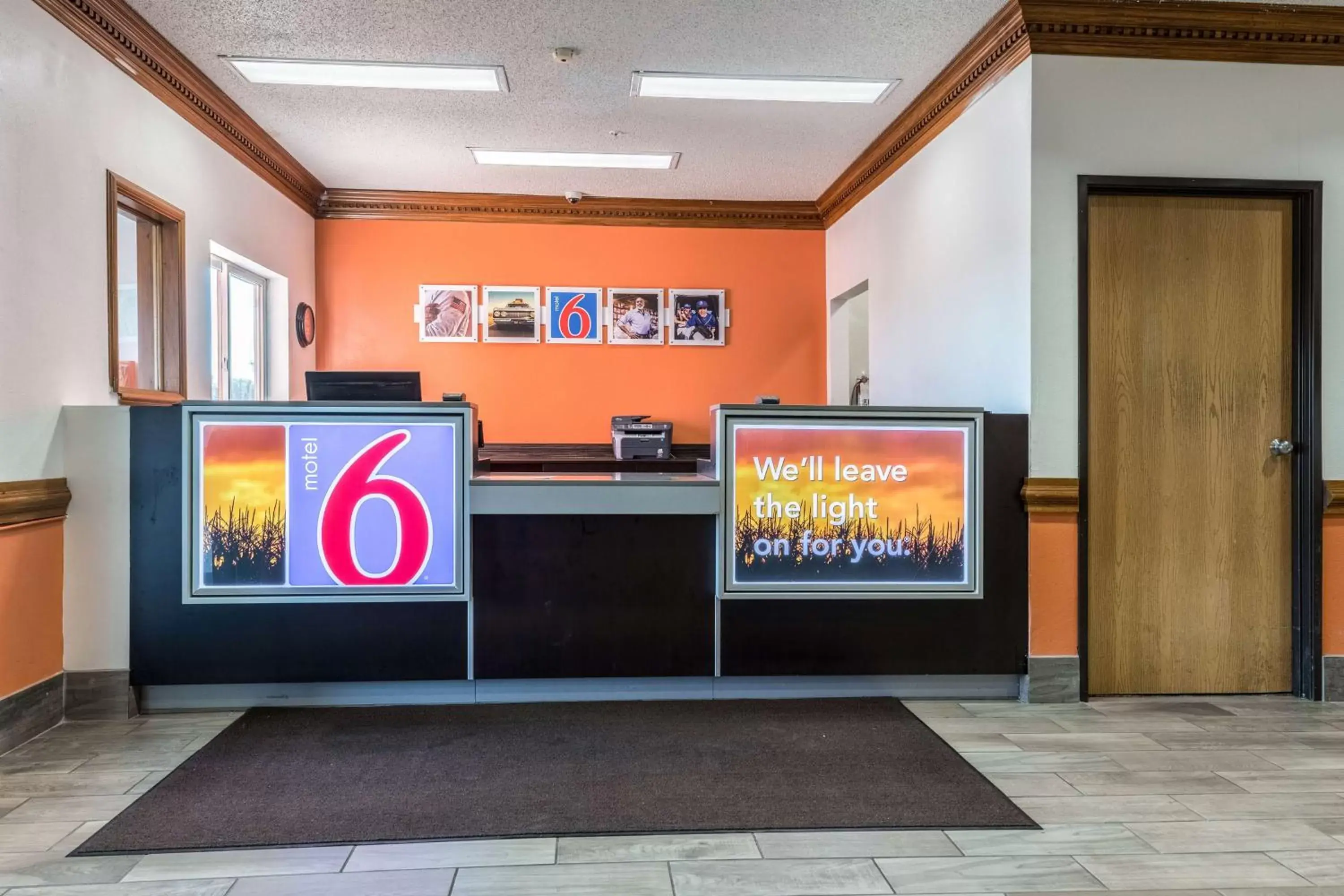 Lobby or reception in Motel 6-Indianapolis, IN - Southport Lobby or reception in Motel 6-Indianapolis, IN - Southport