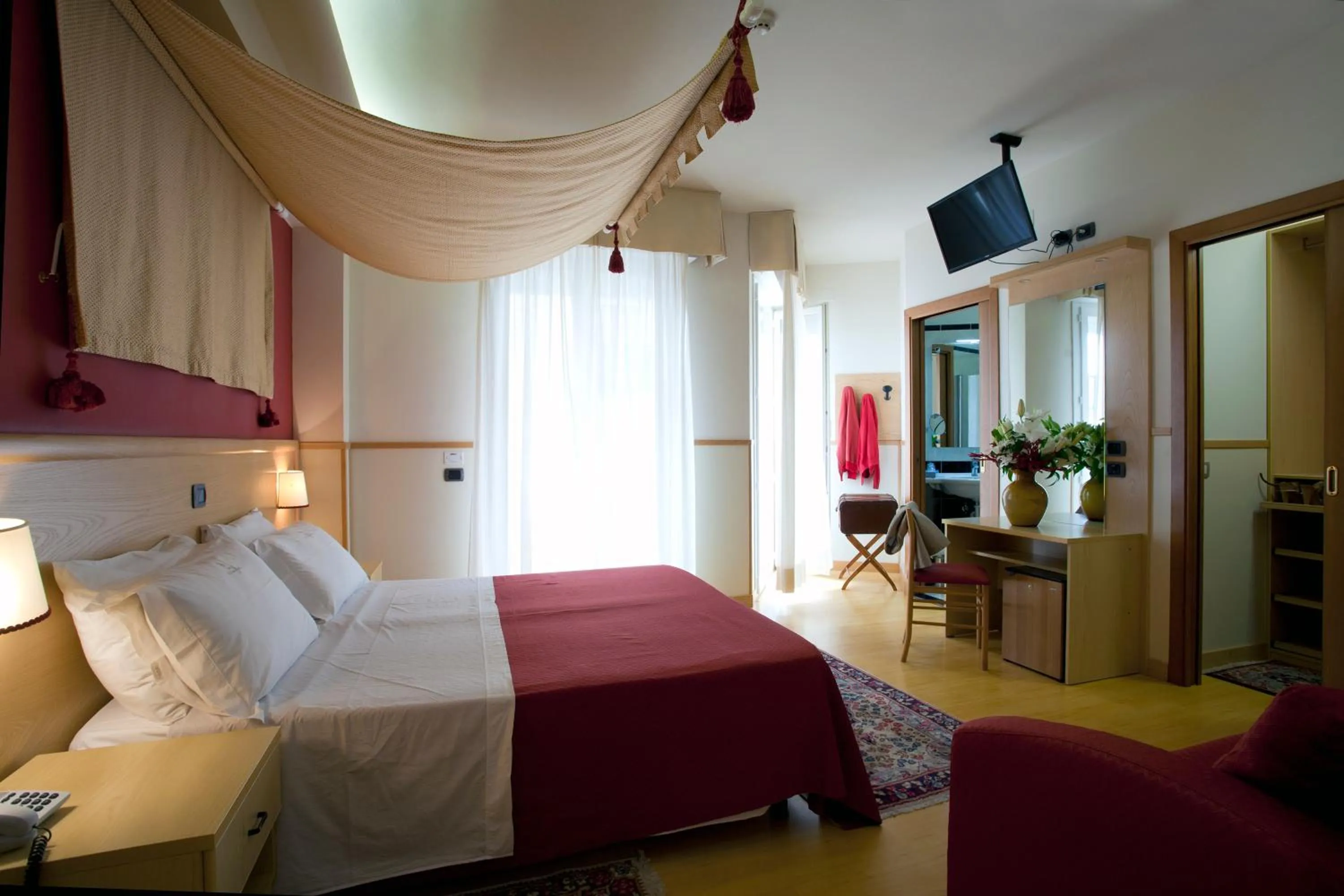 Bed in Hotels Vidi Miramare & Delfino