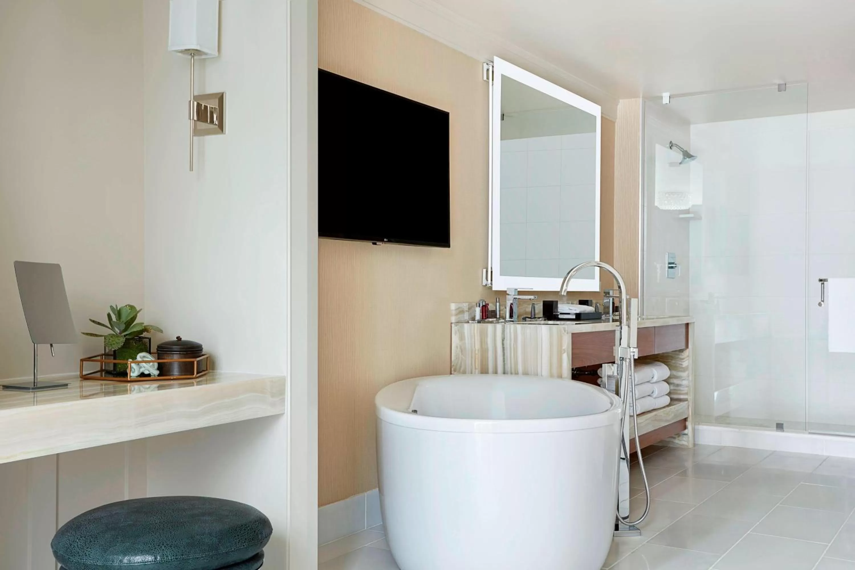 Bathroom in Marriott Marquis Houston