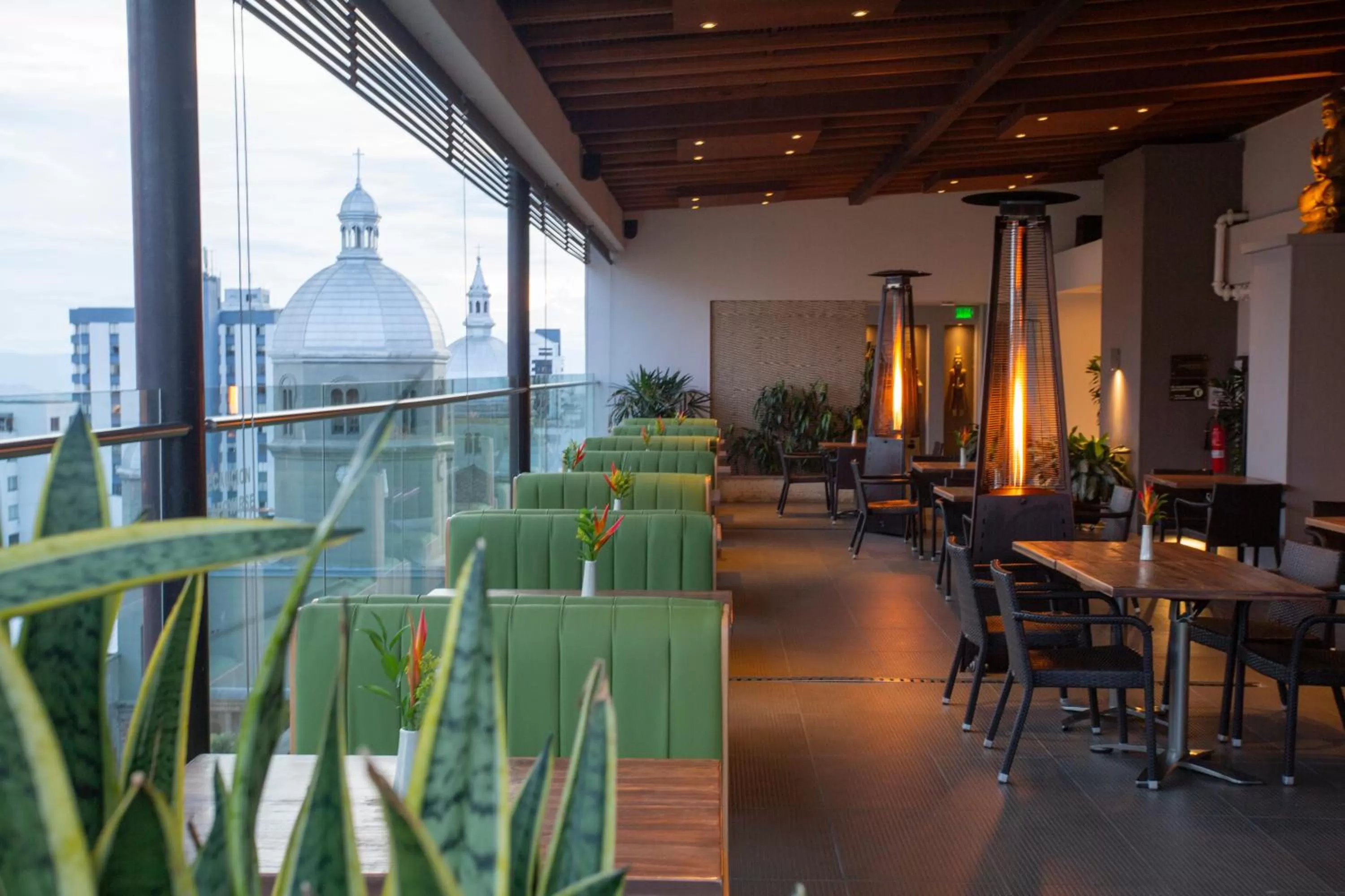 Restaurant/places to eat in Hotel Soratama