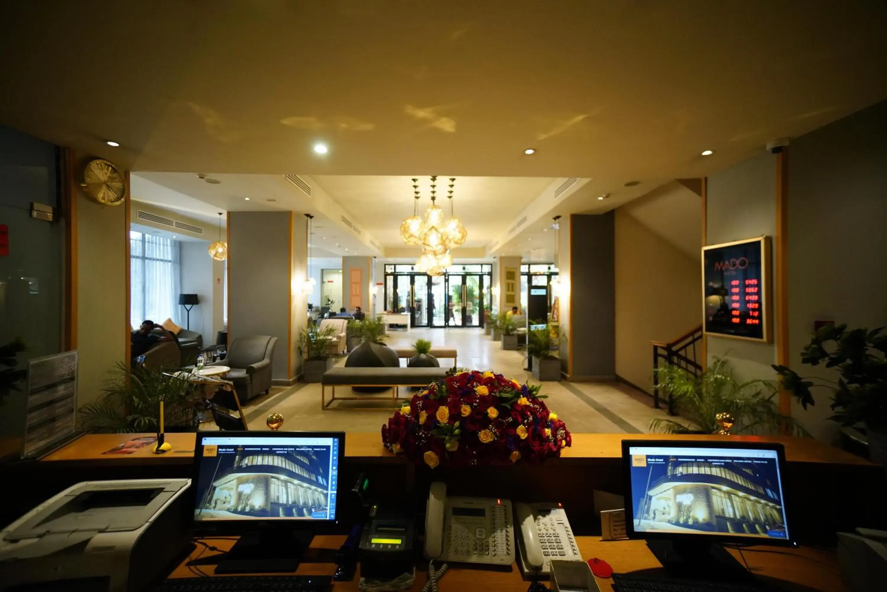 Lobby or reception, Restaurant/Places to Eat in Mado Hotel