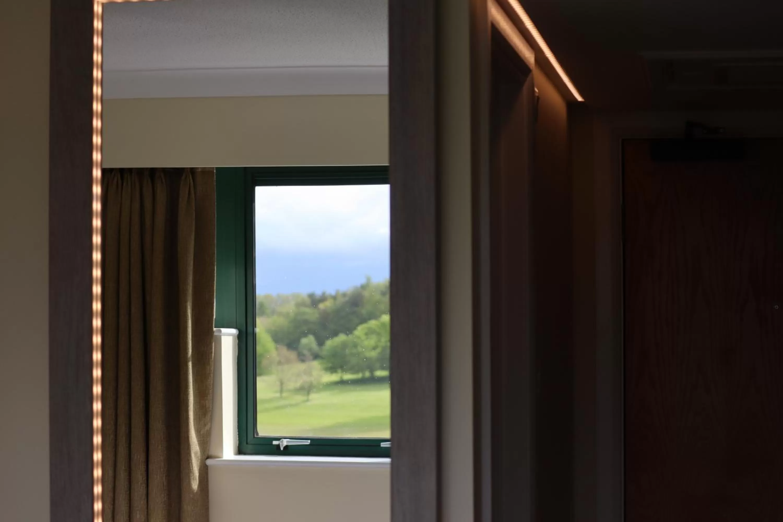 Garden view in Hellidon Lakes Hotel