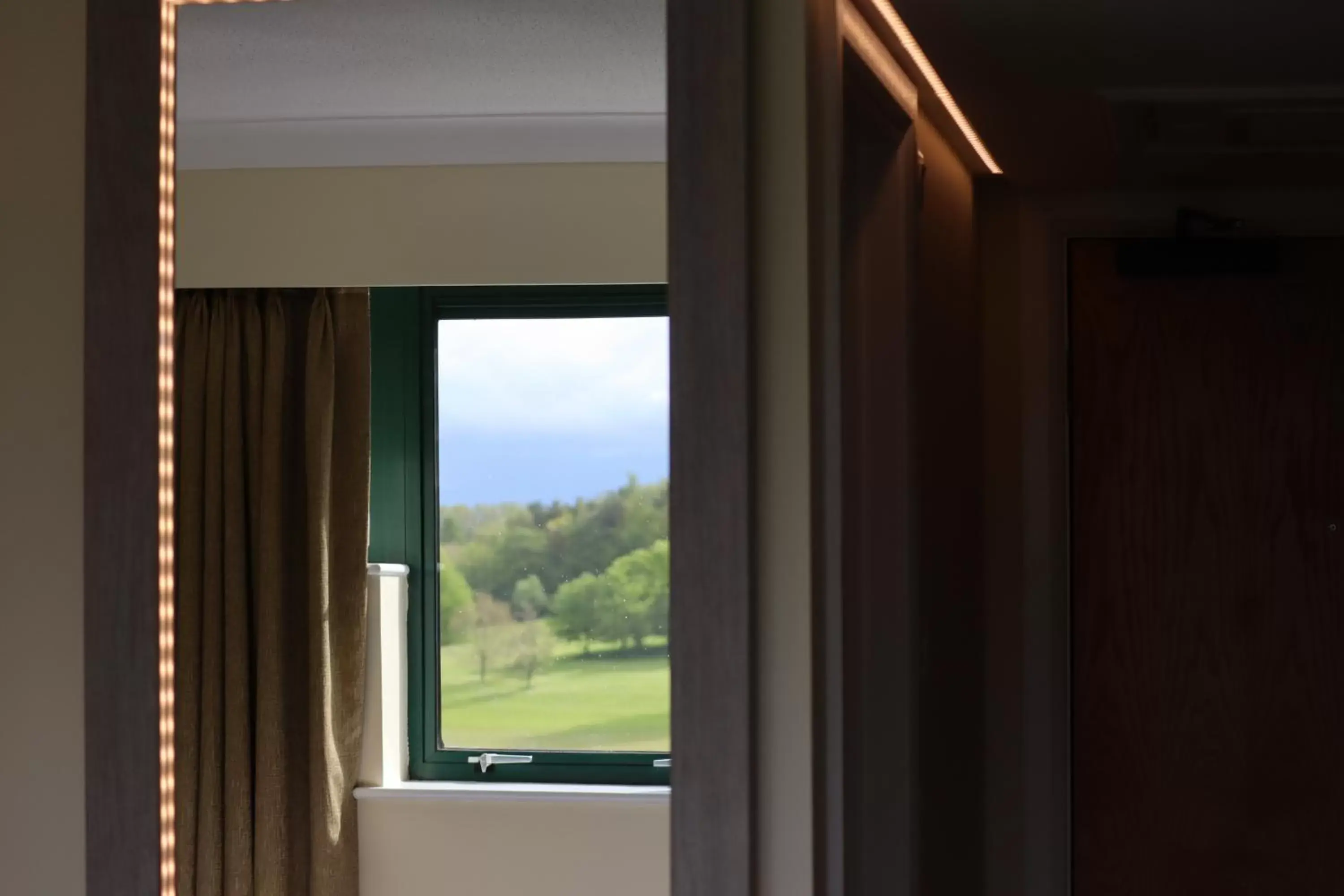 Garden view in Hellidon Lakes Hotel Garden view in Hellidon Lakes Hotel