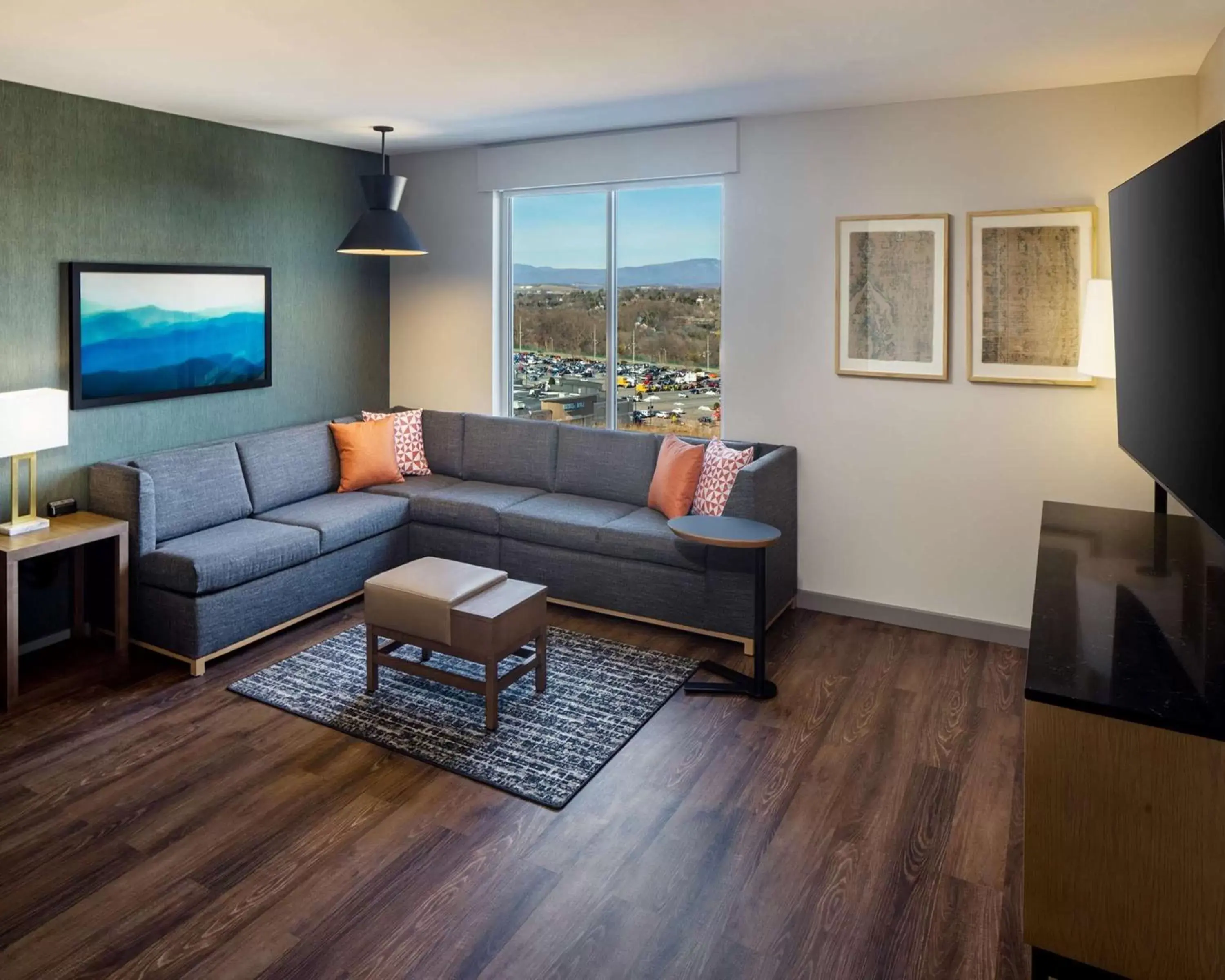 Photo of the whole room, Seating Area in Hyatt Place Harrisonburg