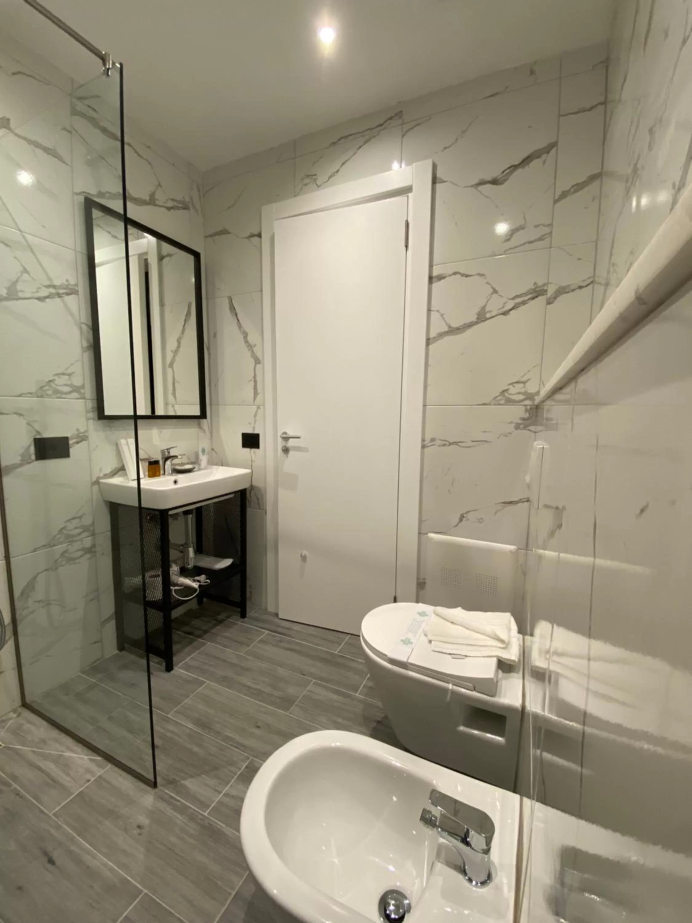 Shower in Peaky Hotel