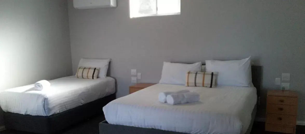 Bed in Hive Hotel, Moruya