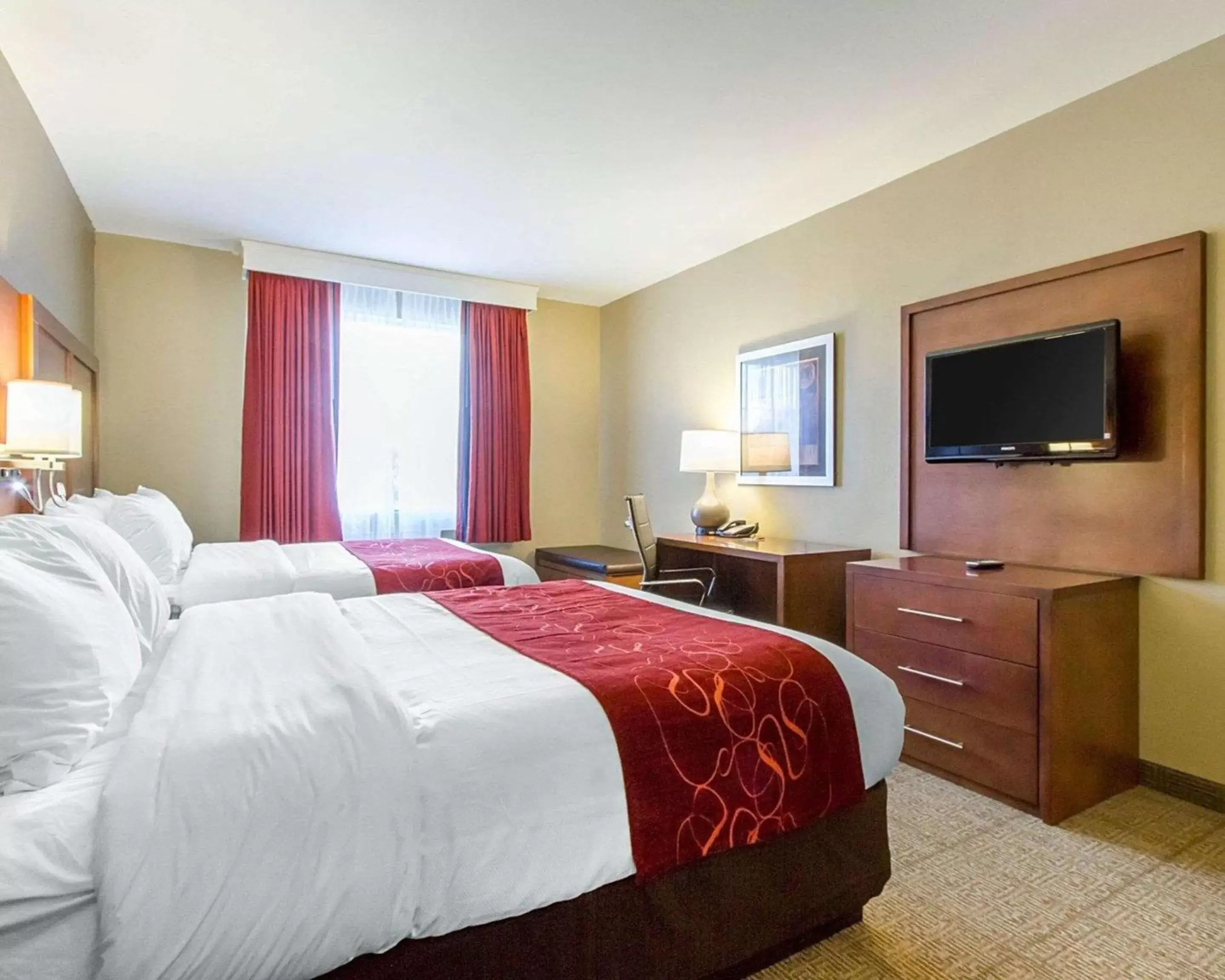 Photo of the whole room, Bed in Comfort Suites Abilene