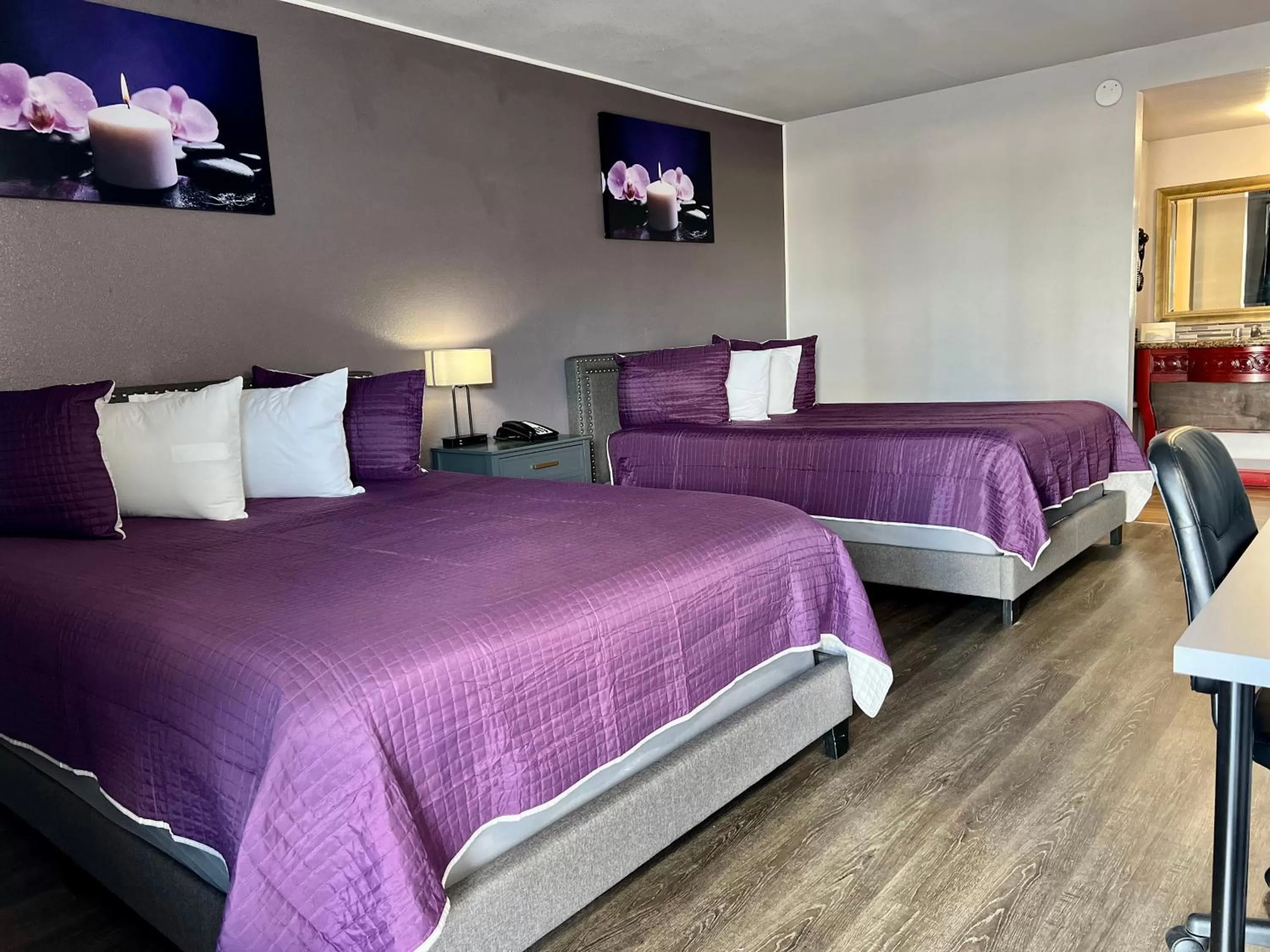 Bedroom, Bed in R Nite Star Inn and Suites -Home of the Cowboys & Rangers