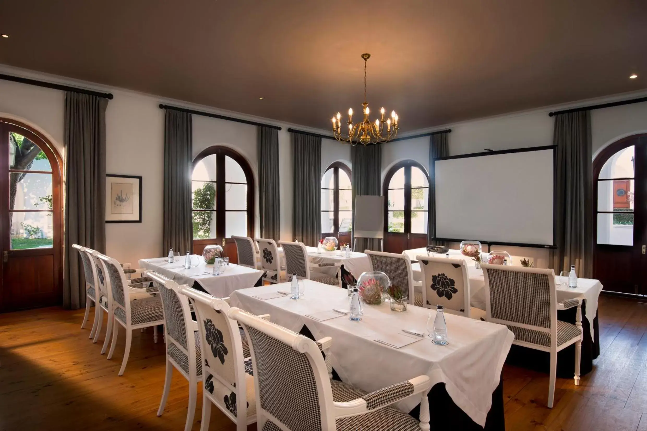 Meeting/conference room, Restaurant/Places to Eat in The Marine Hermanus