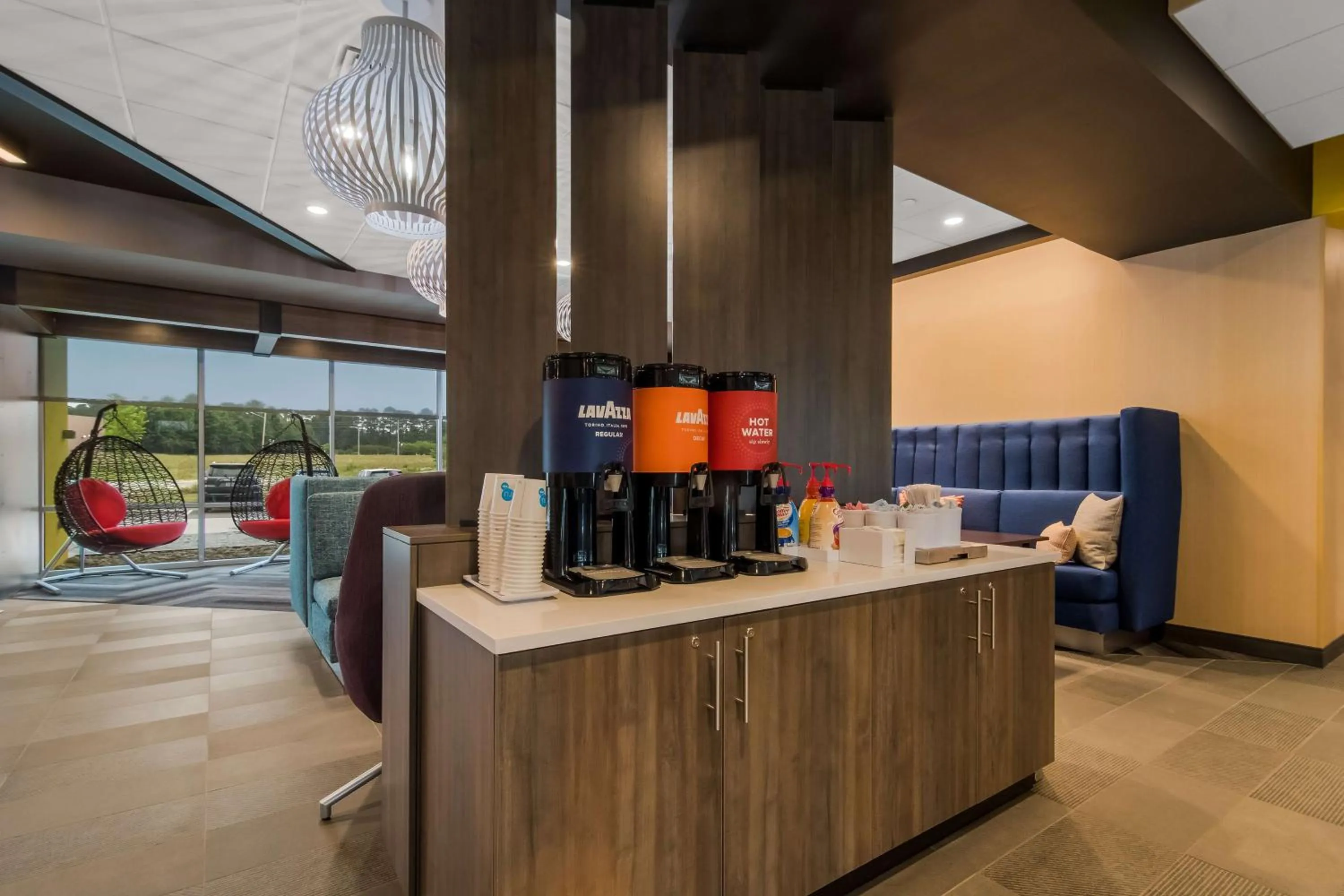 Lobby or reception in Tru By Hilton Wilson