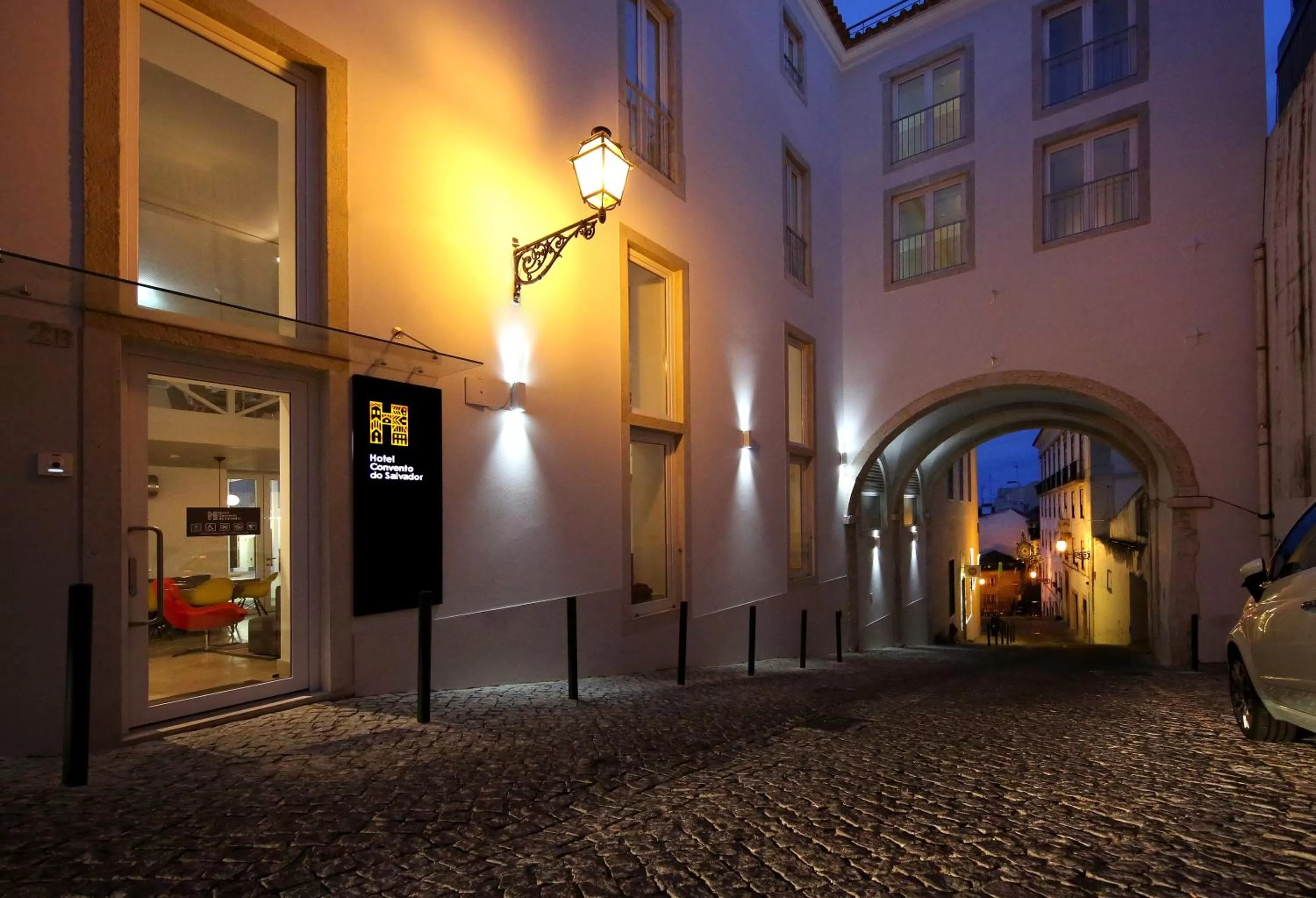 Facade/entrance in Hotel Convento do Salvador