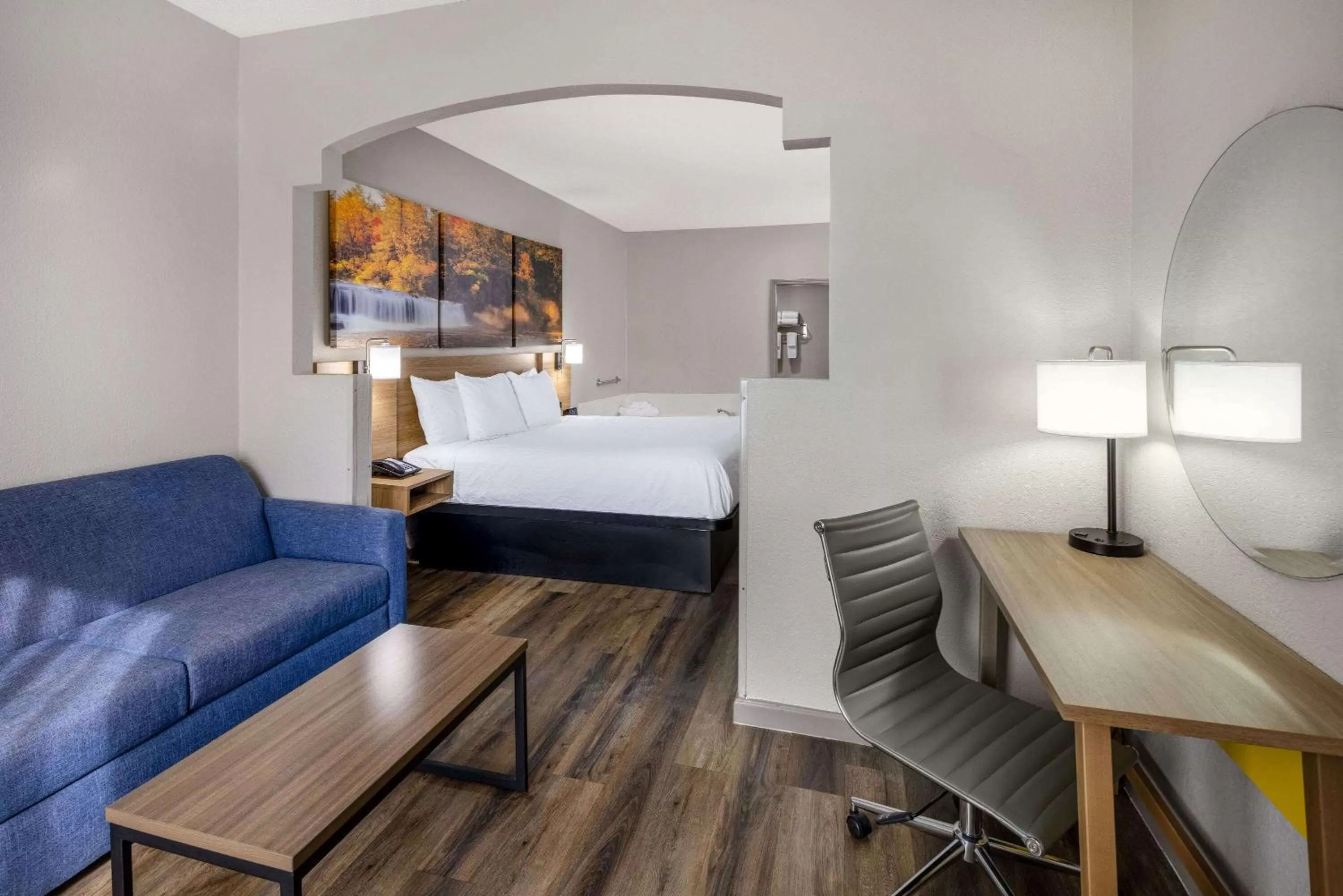 Bedroom, Bed in Days Inn by Wyndham Jackson