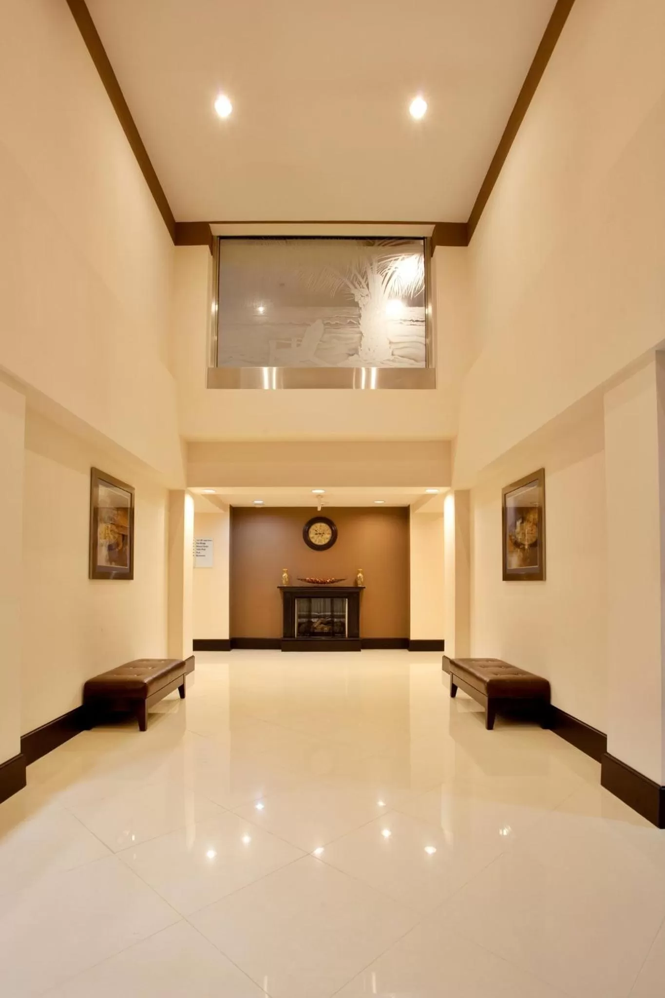 Lobby or reception in Holiday Inn Express Hotel & Suites Hope Mills-Fayetteville Airport by IHG