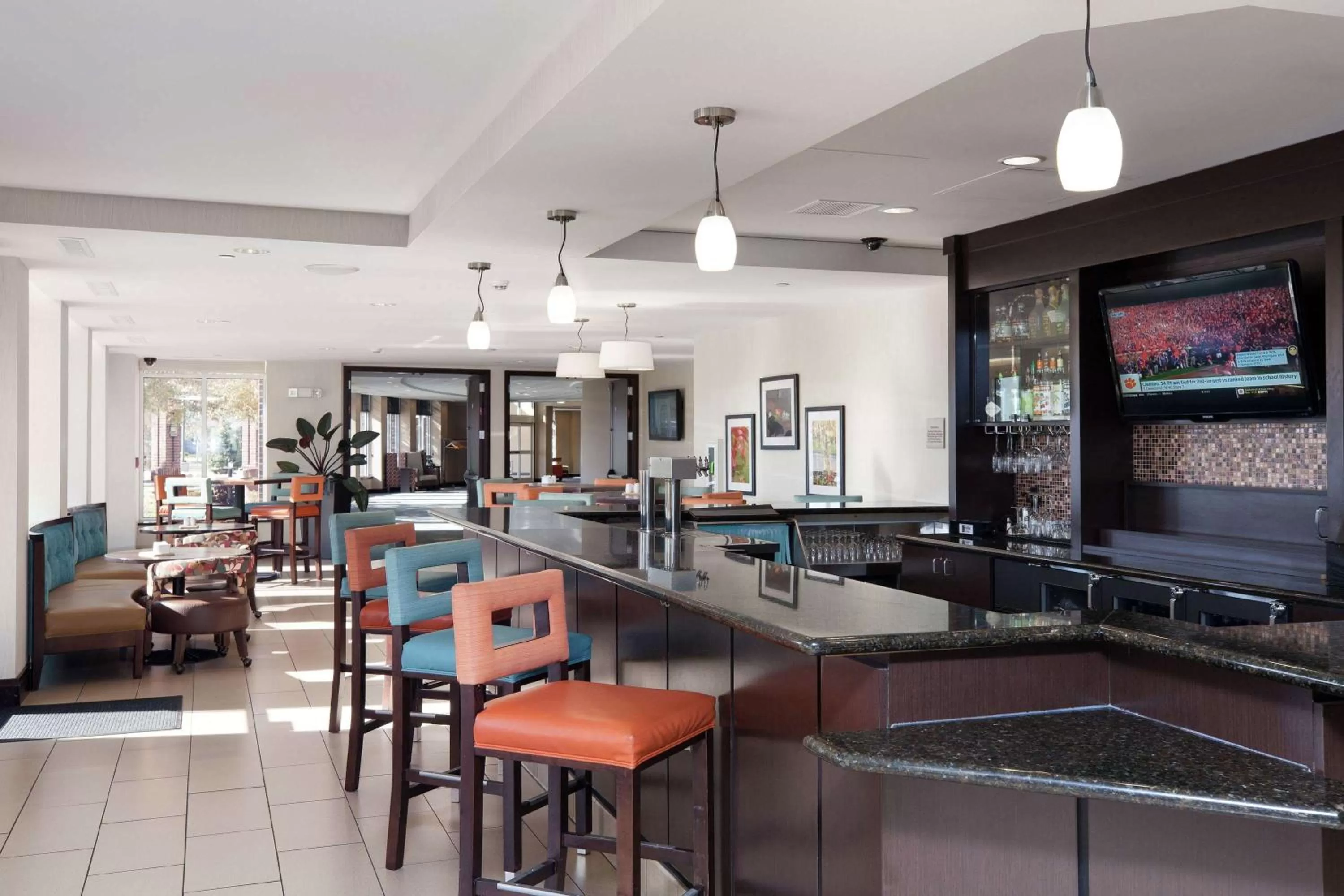 Lounge or bar in Hilton Garden Inn Fargo