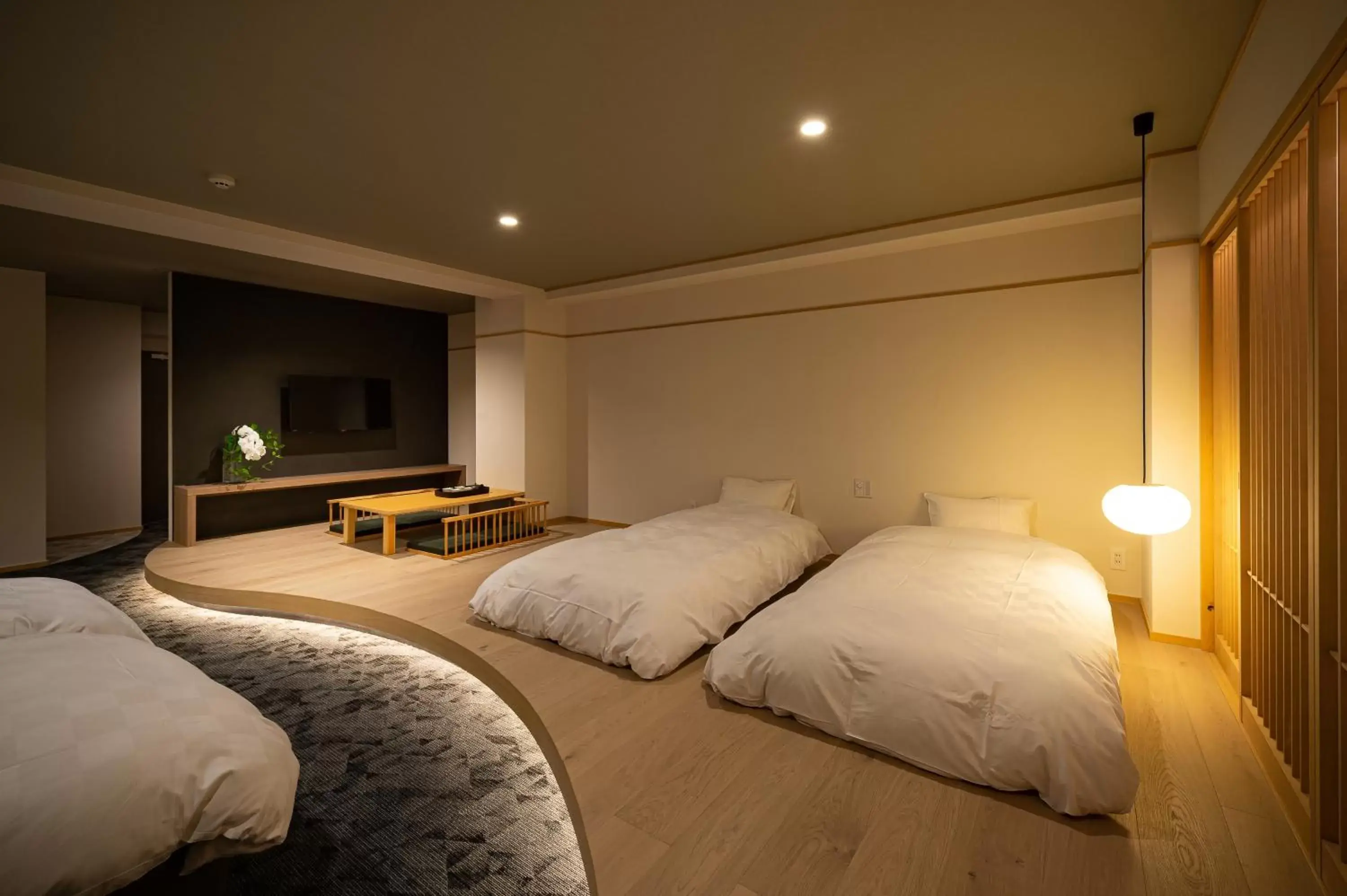 Bed in Wayfarer Kyoto Shijo