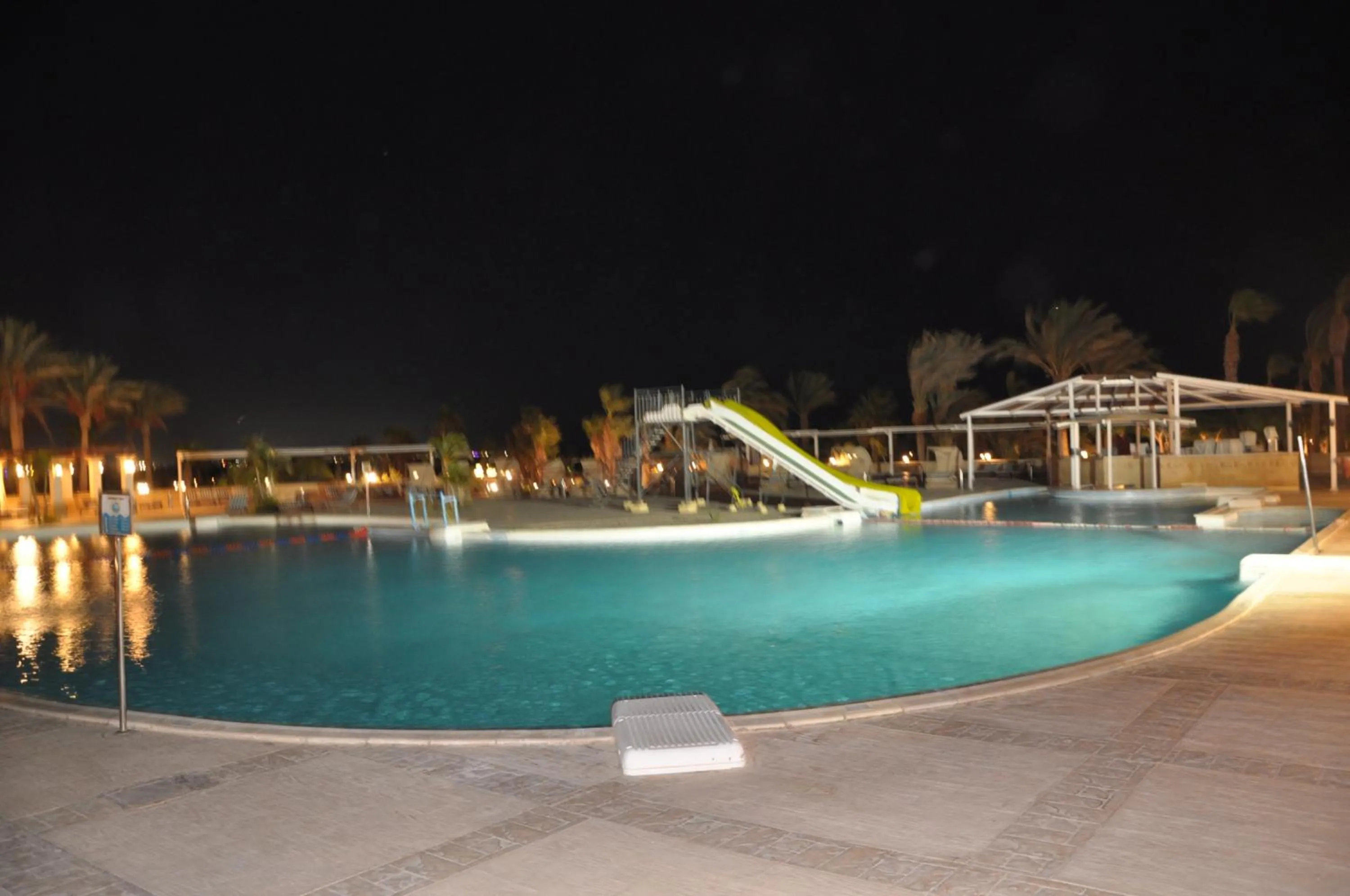 Swimming pool in Hurghada Coral Beach Hotel