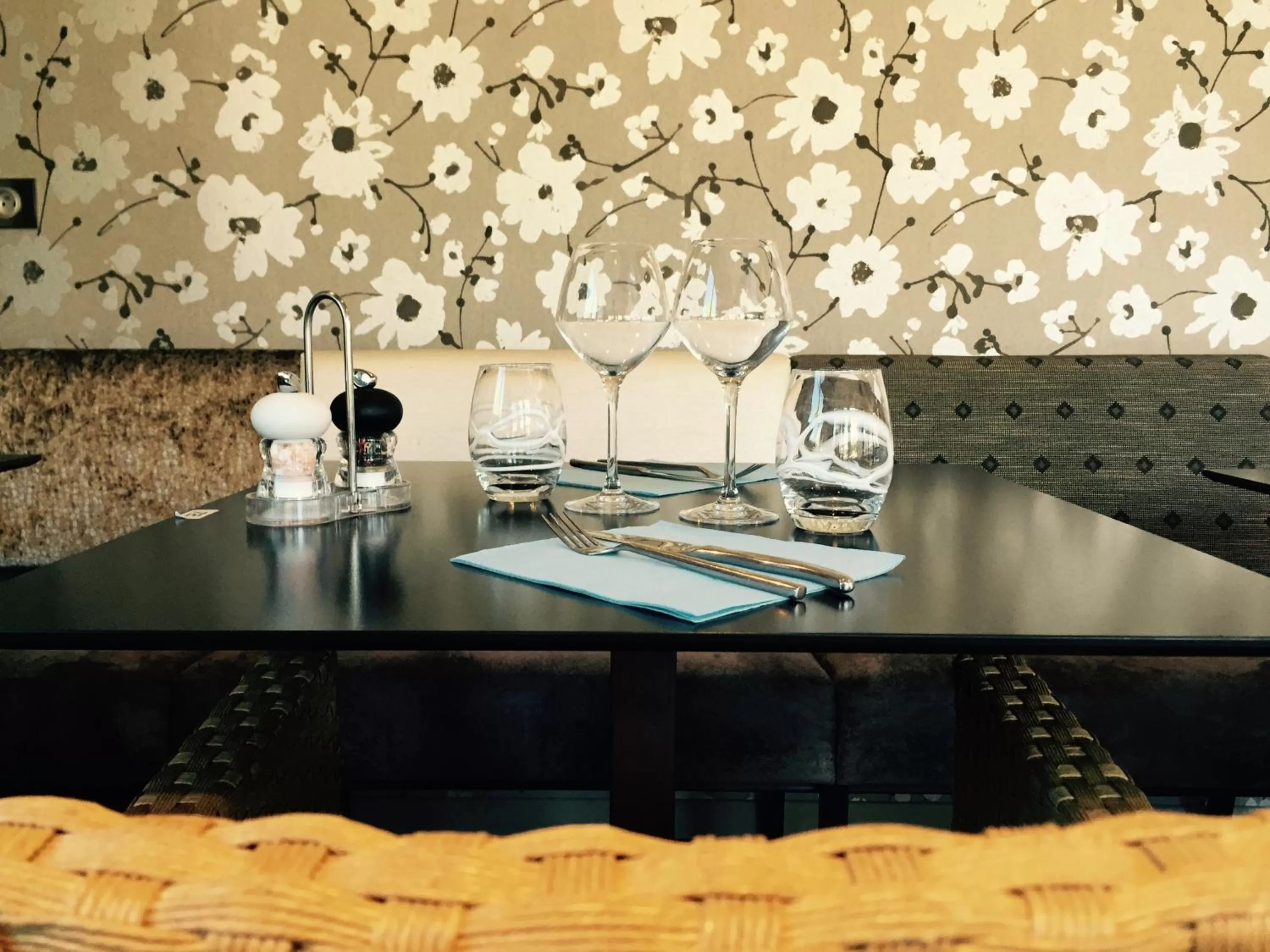 Restaurant/places to eat in Nota Bene