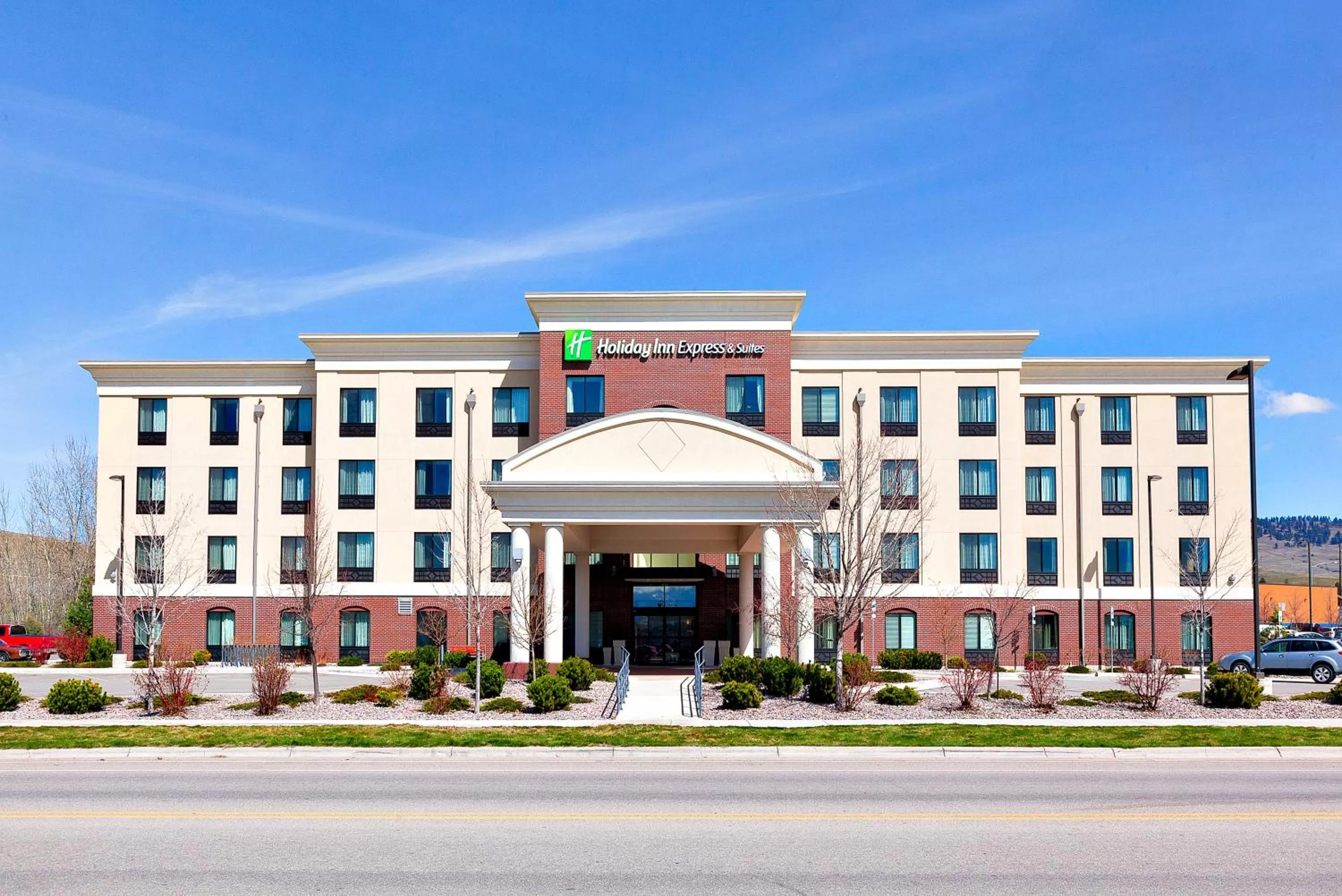 Property building in Holiday Inn Express and Suites Missoula by IHG