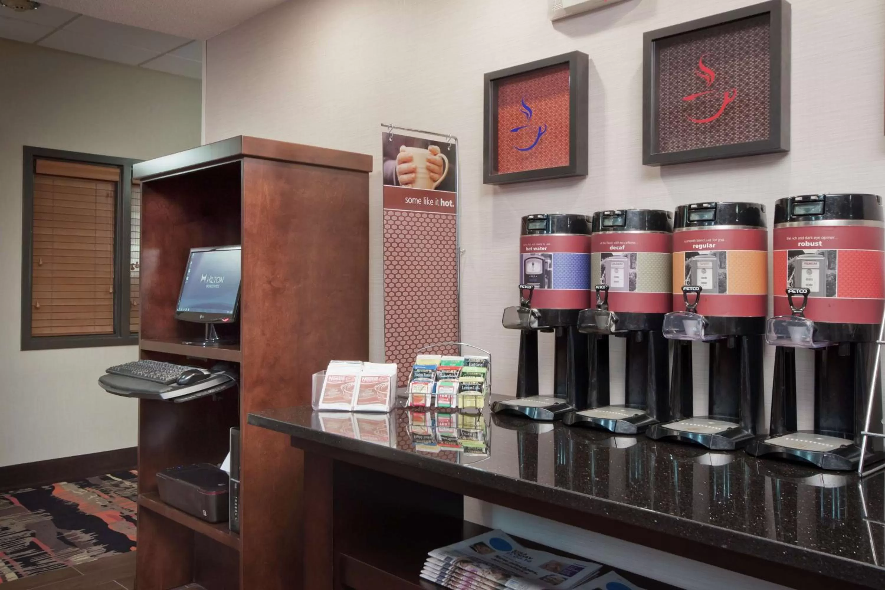 Dining area in Hampton Inn Jackson