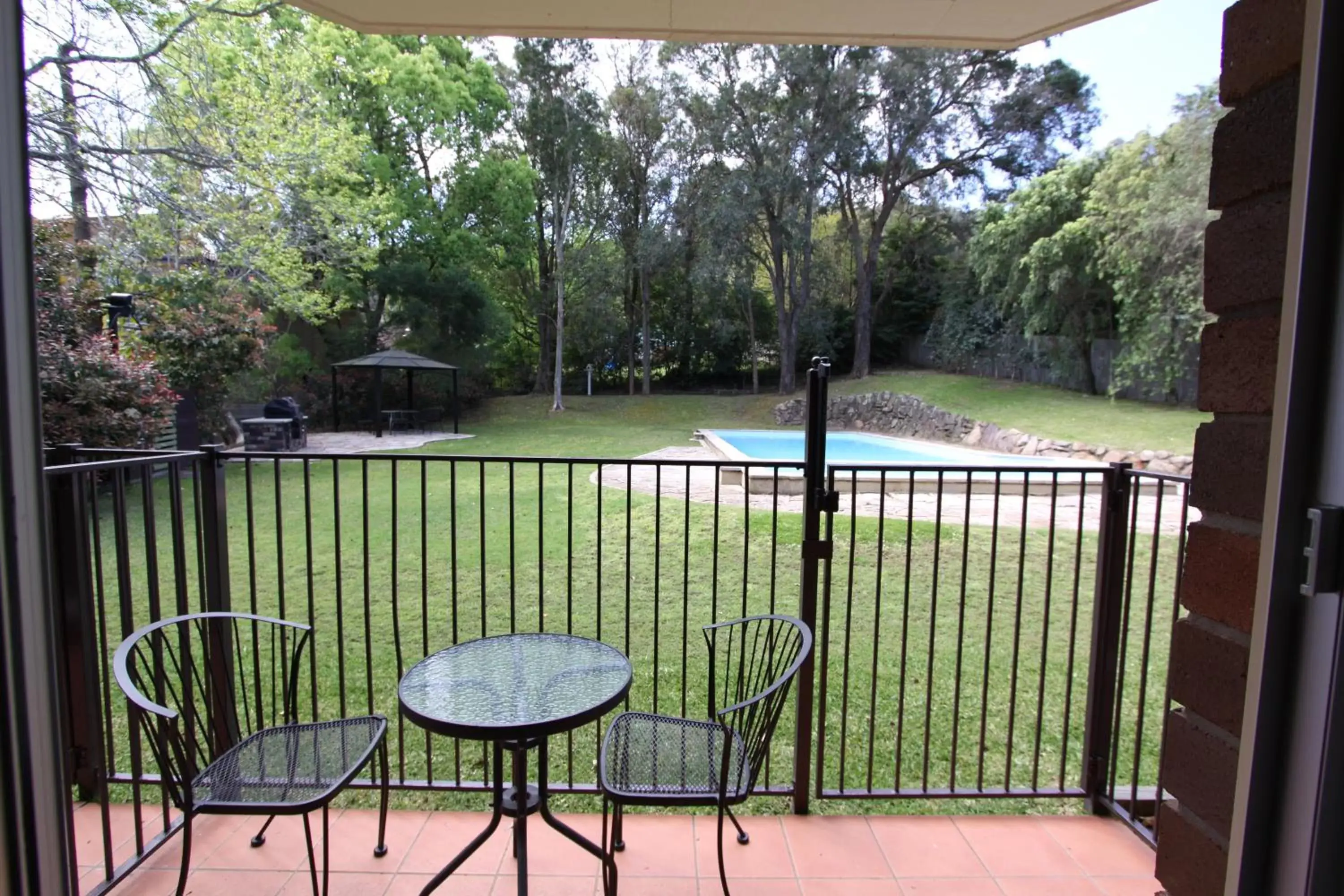 Patio in Waterview Gosford Motor Inn Patio in Waterview Gosford Motor Inn