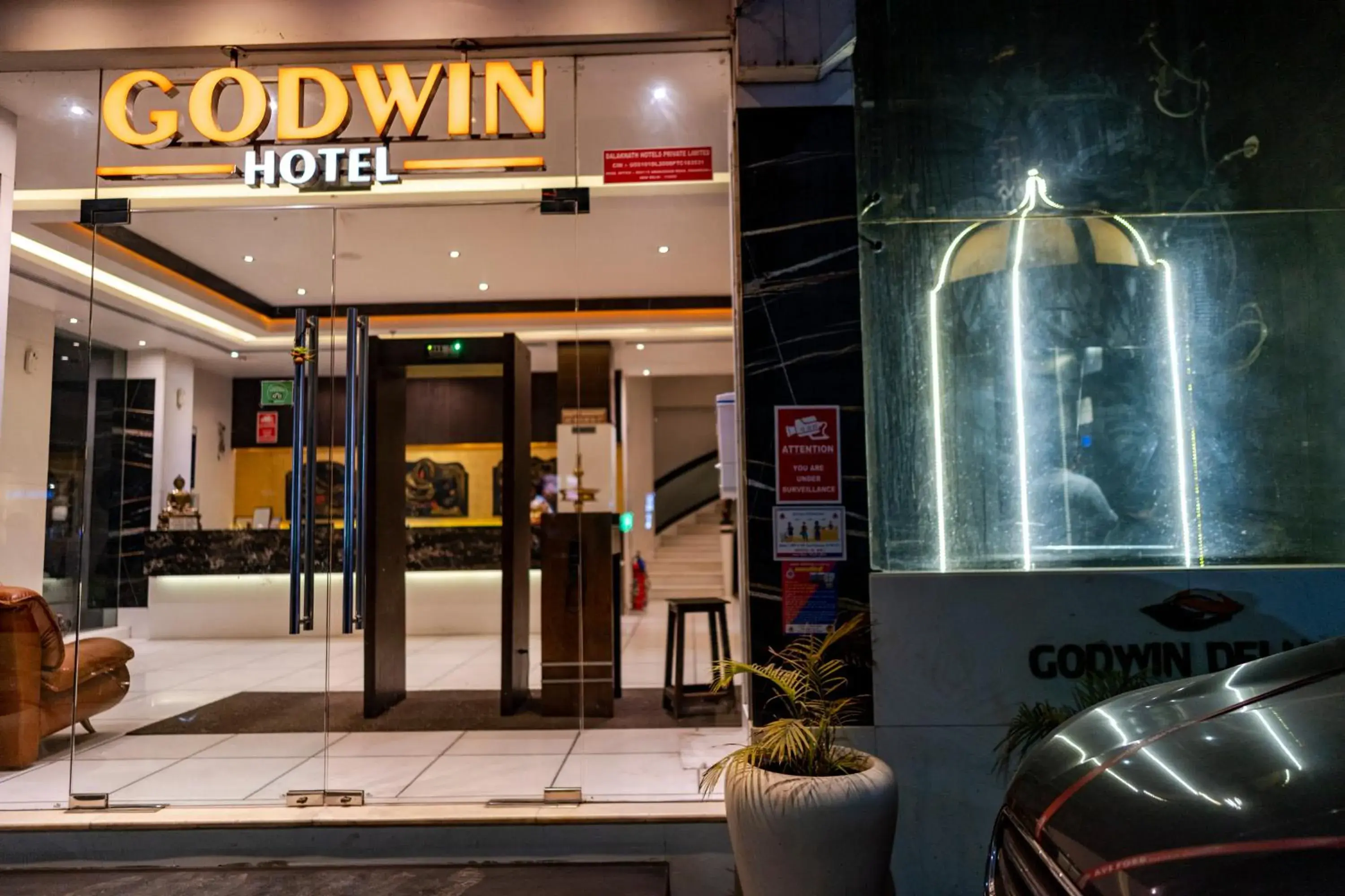 Night in Hotel GODWIN DELUXE - New Delhi Railway Station - Paharganj