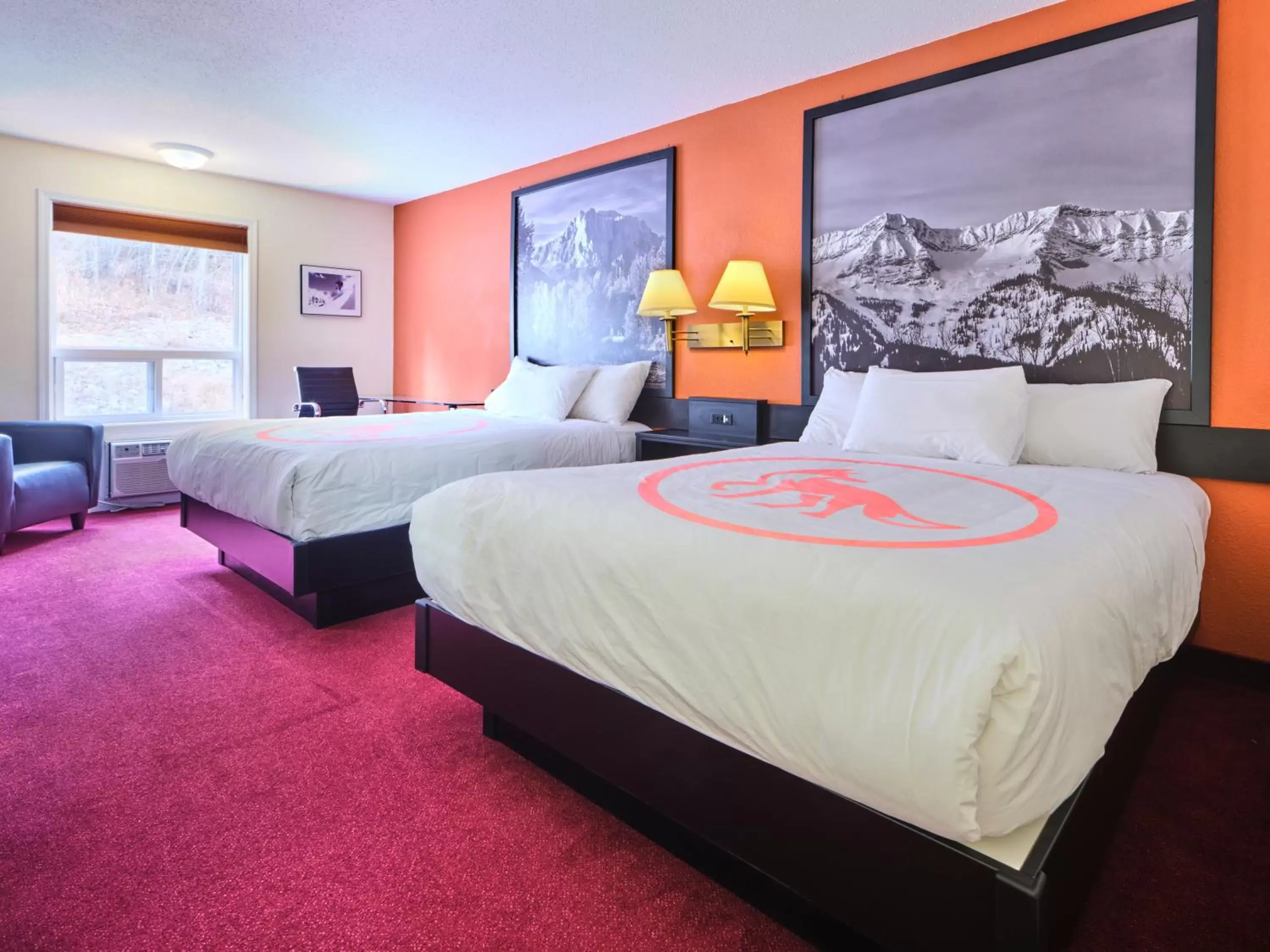 Photo of the whole room, Bed in Fernie Fox Hotel