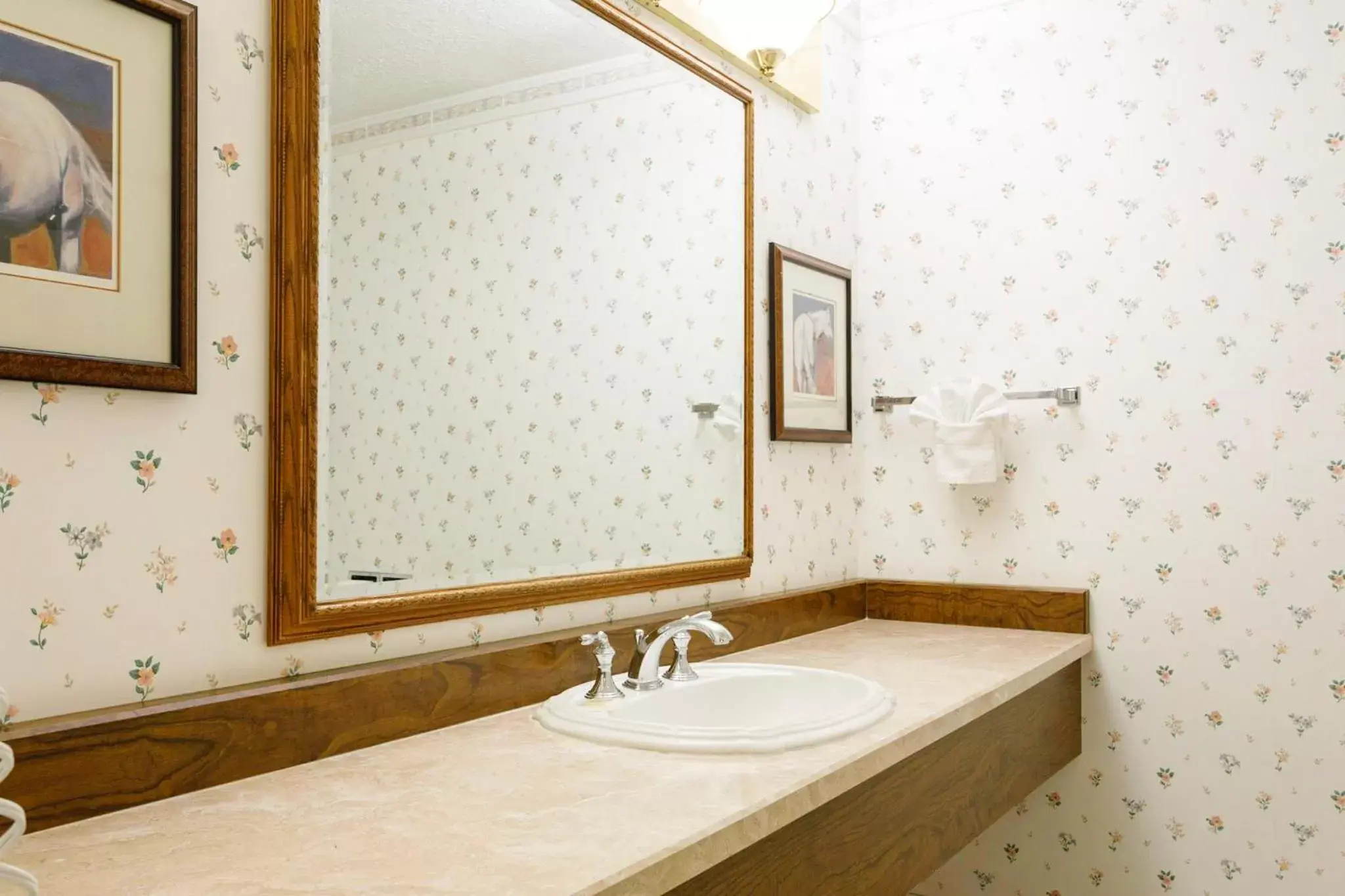 Bathroom in Gold Country Inn and Casino by Red Lion Hotels