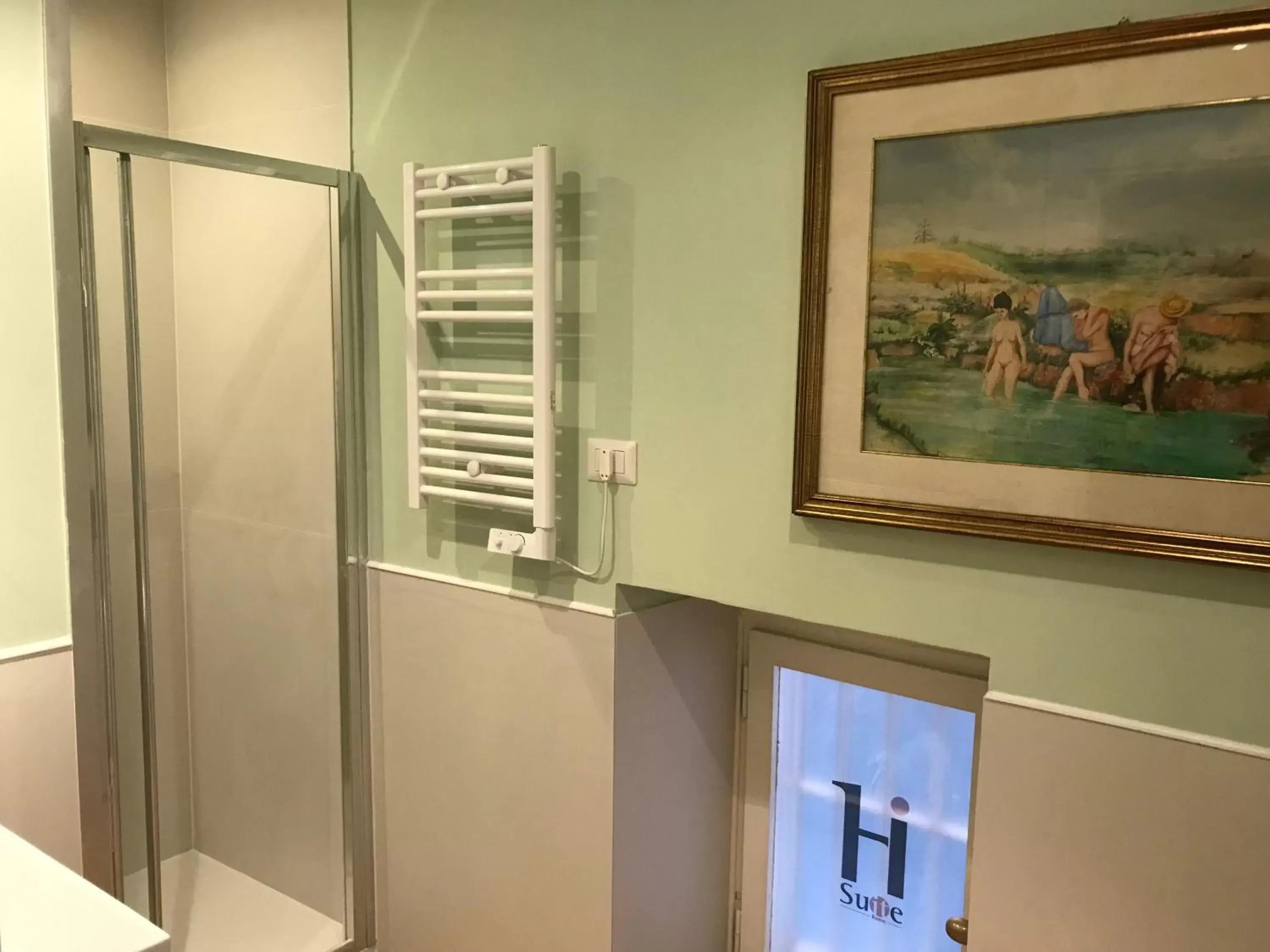Bathroom in HiSuiteROME