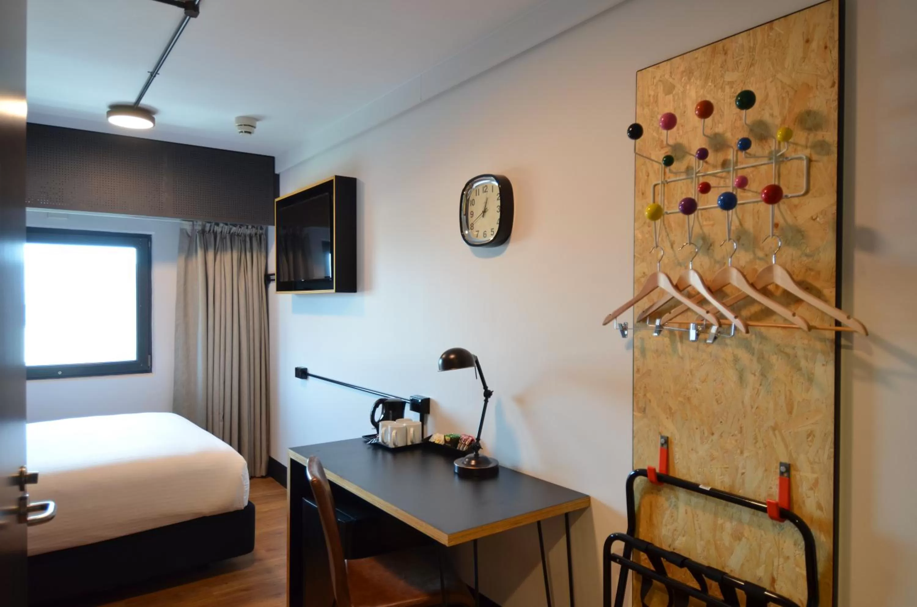 Coffee/tea facilities, Bed in ibis budget Sydney East