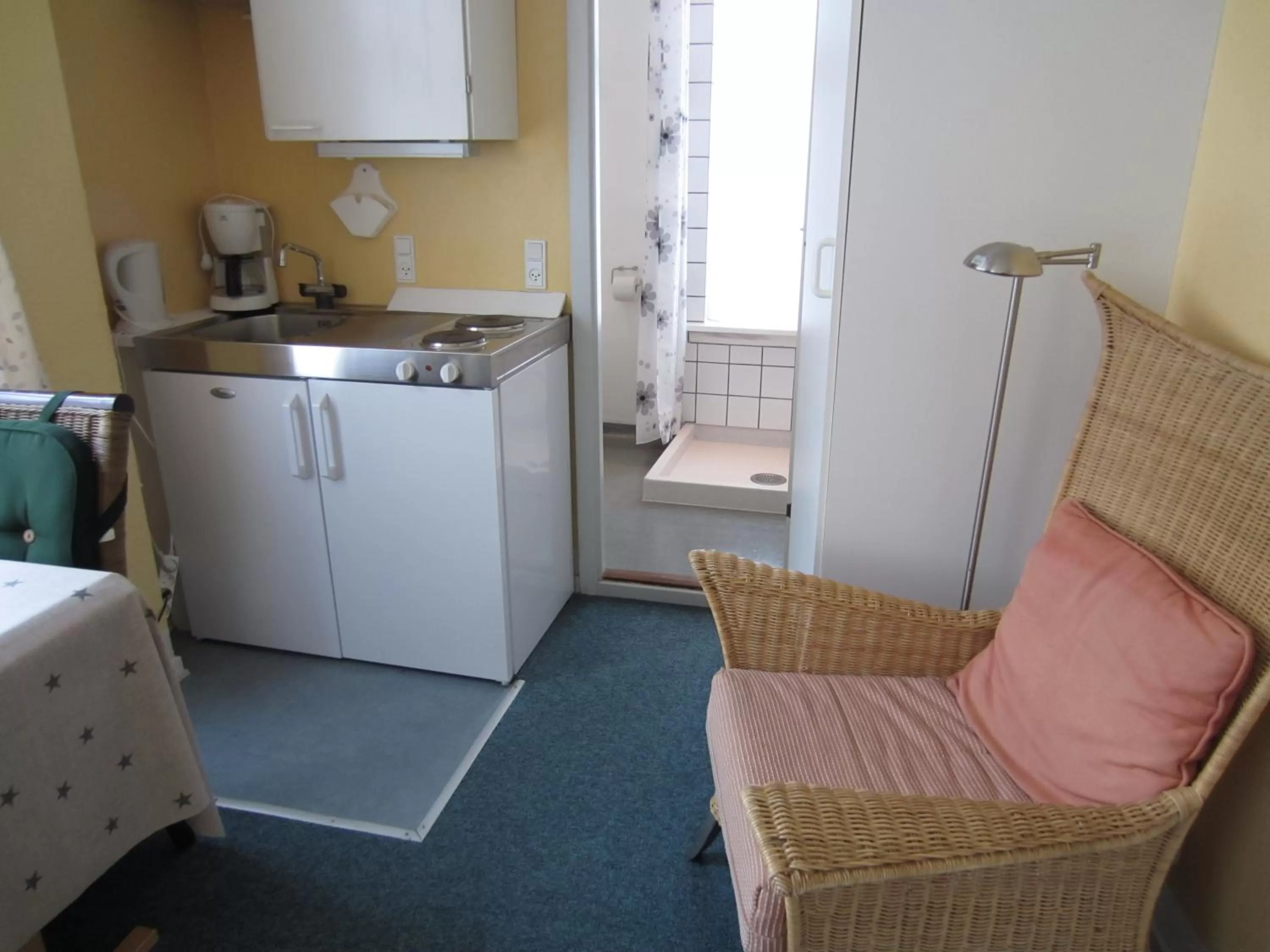 Kitchen or kitchenette, Kitchen/Kitchenette in Faaborg Byferie Hotel & Vandrerhjem