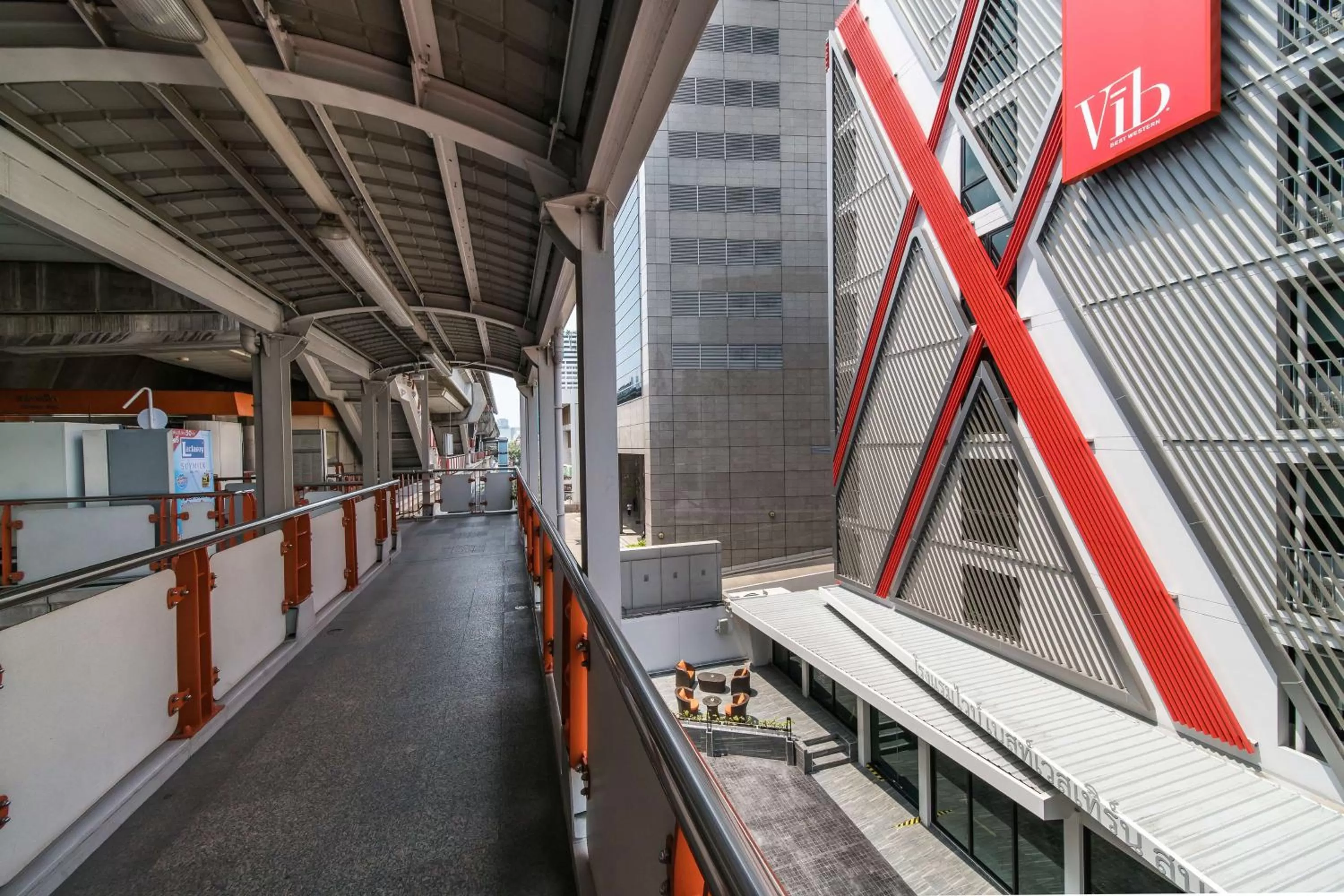 Property building in Vib Best Western Sanam Pao