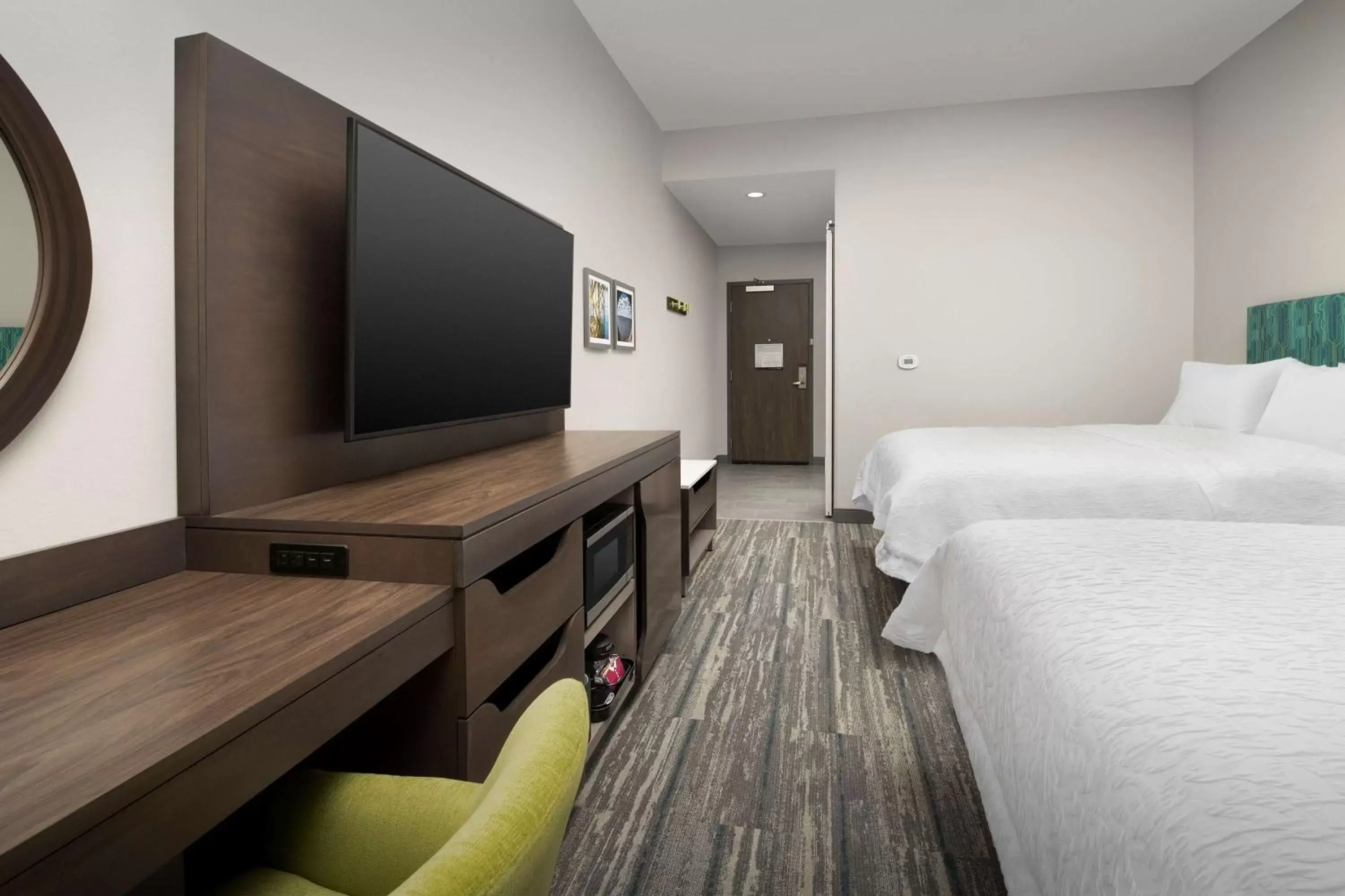 Bed, TV/Entertainment Center in Hampton Inn & Suites Lexington