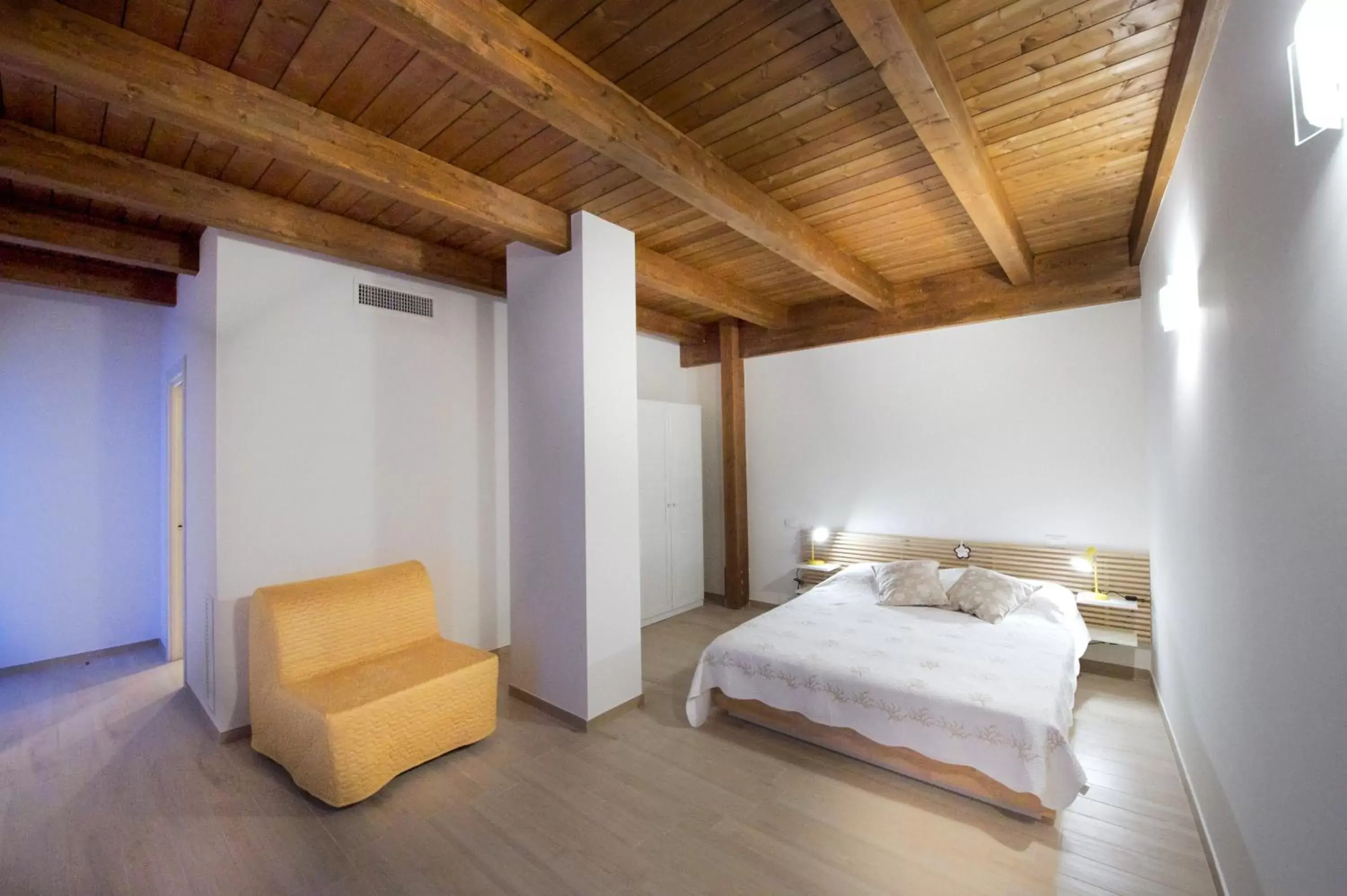 Photo of the whole room, Bed in Torre della Loggia - Dimora Storica - Ortona