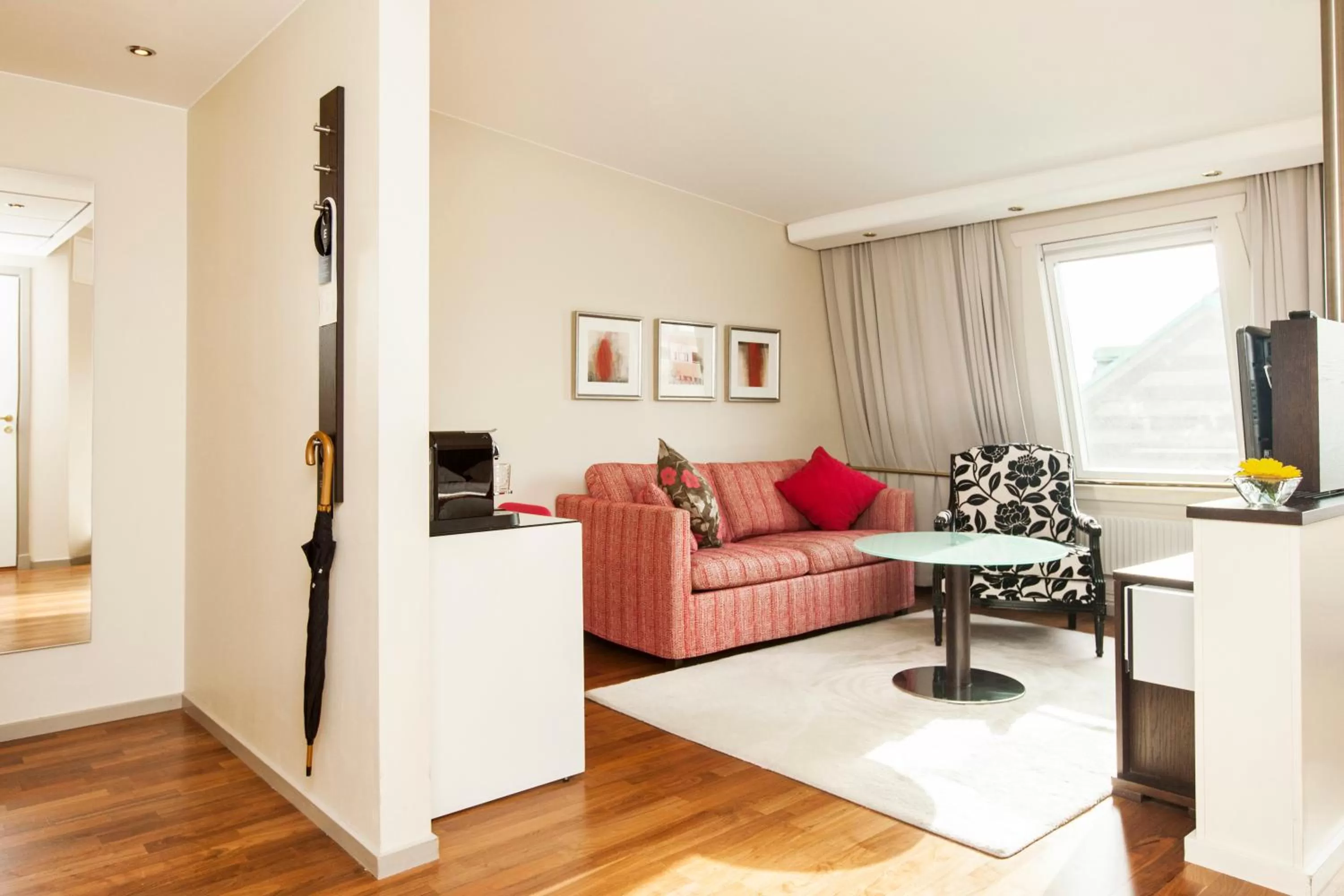 Seating area in Elite Plaza Hotel