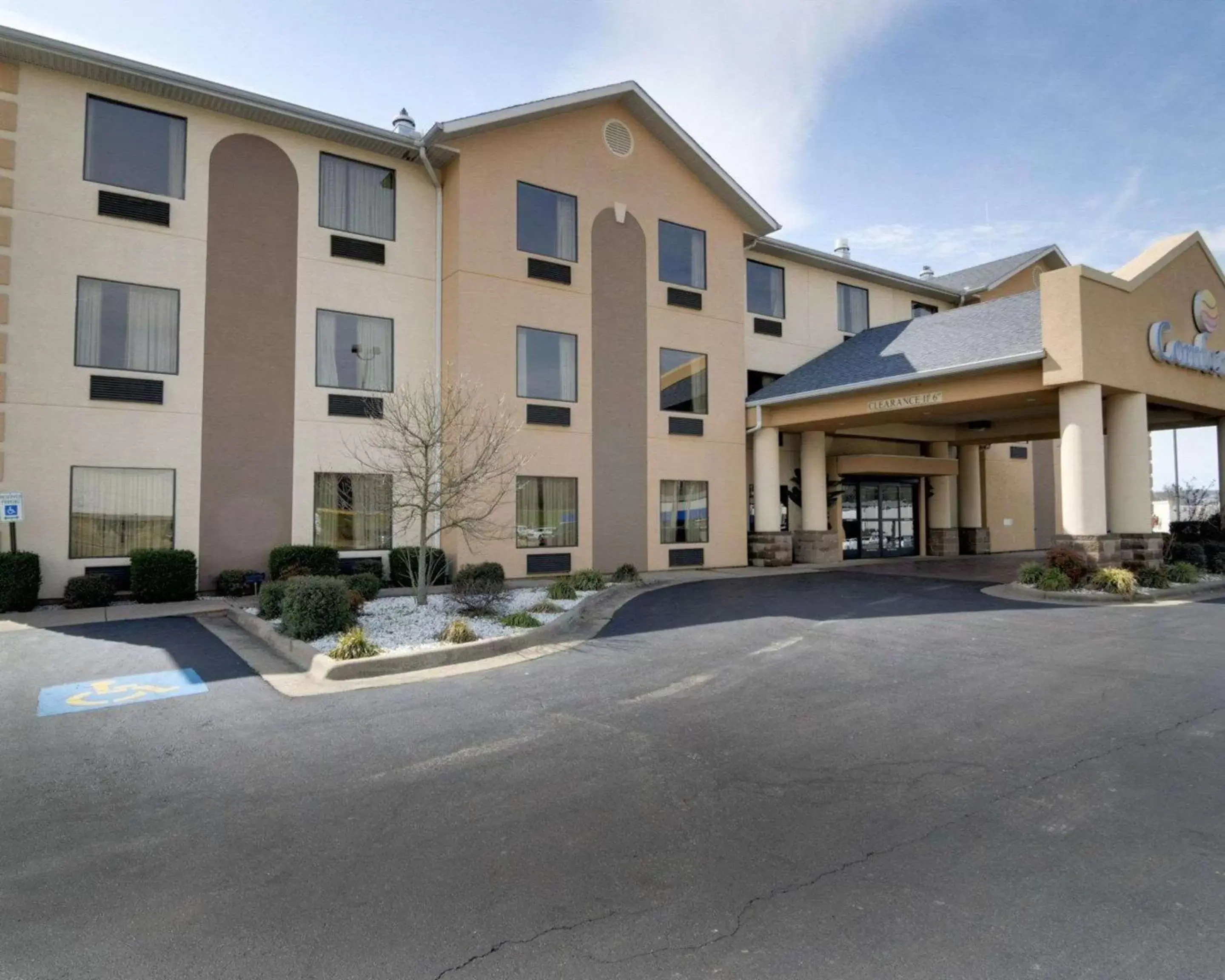 Property Building in Quality Inn & Suites