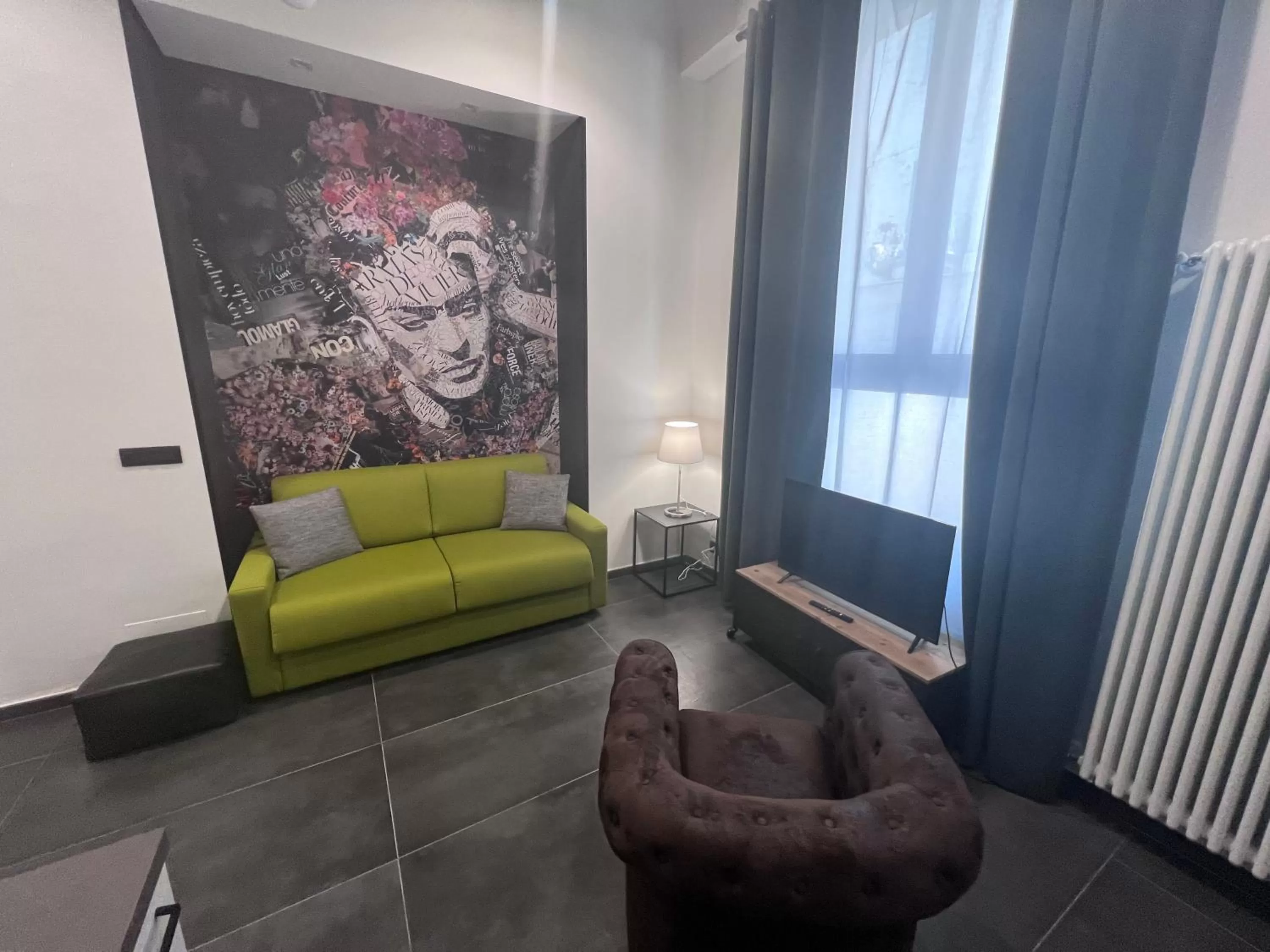 Photo of the whole room in Residence Star