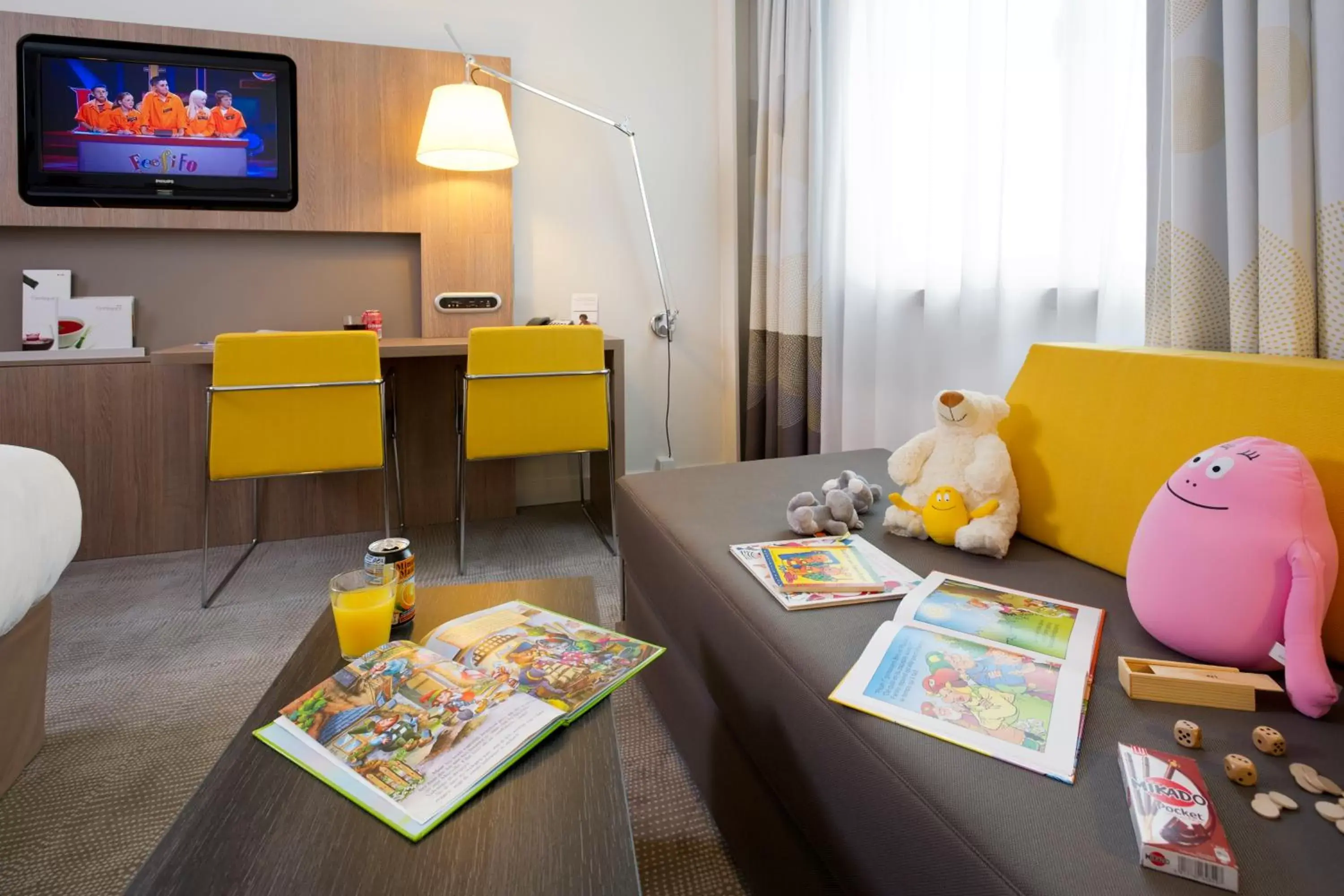 Seating area, TV/Entertainment Center in Novotel Leuven Centrum