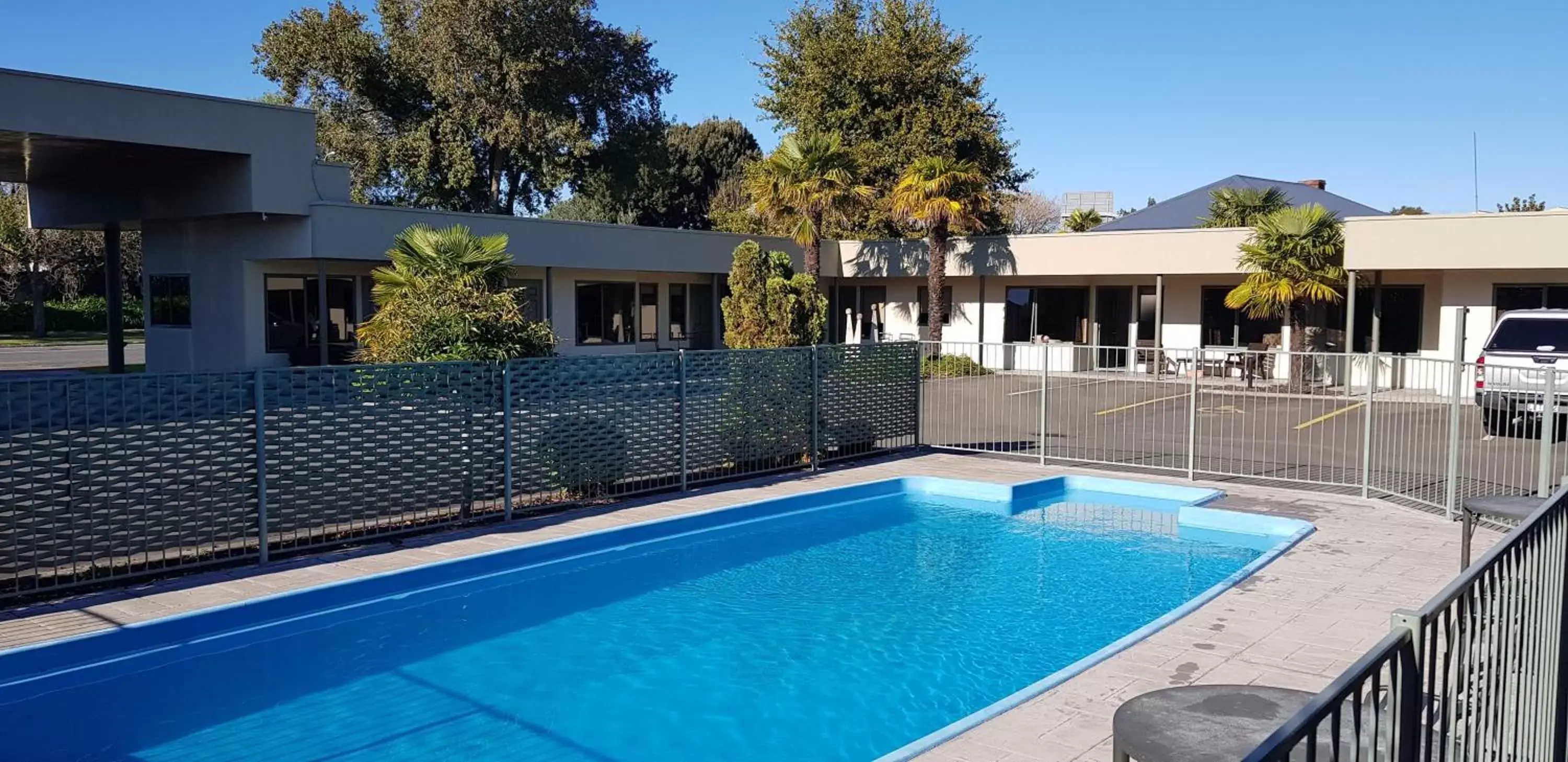 Swimming Pool in Portmans Motor Lodge