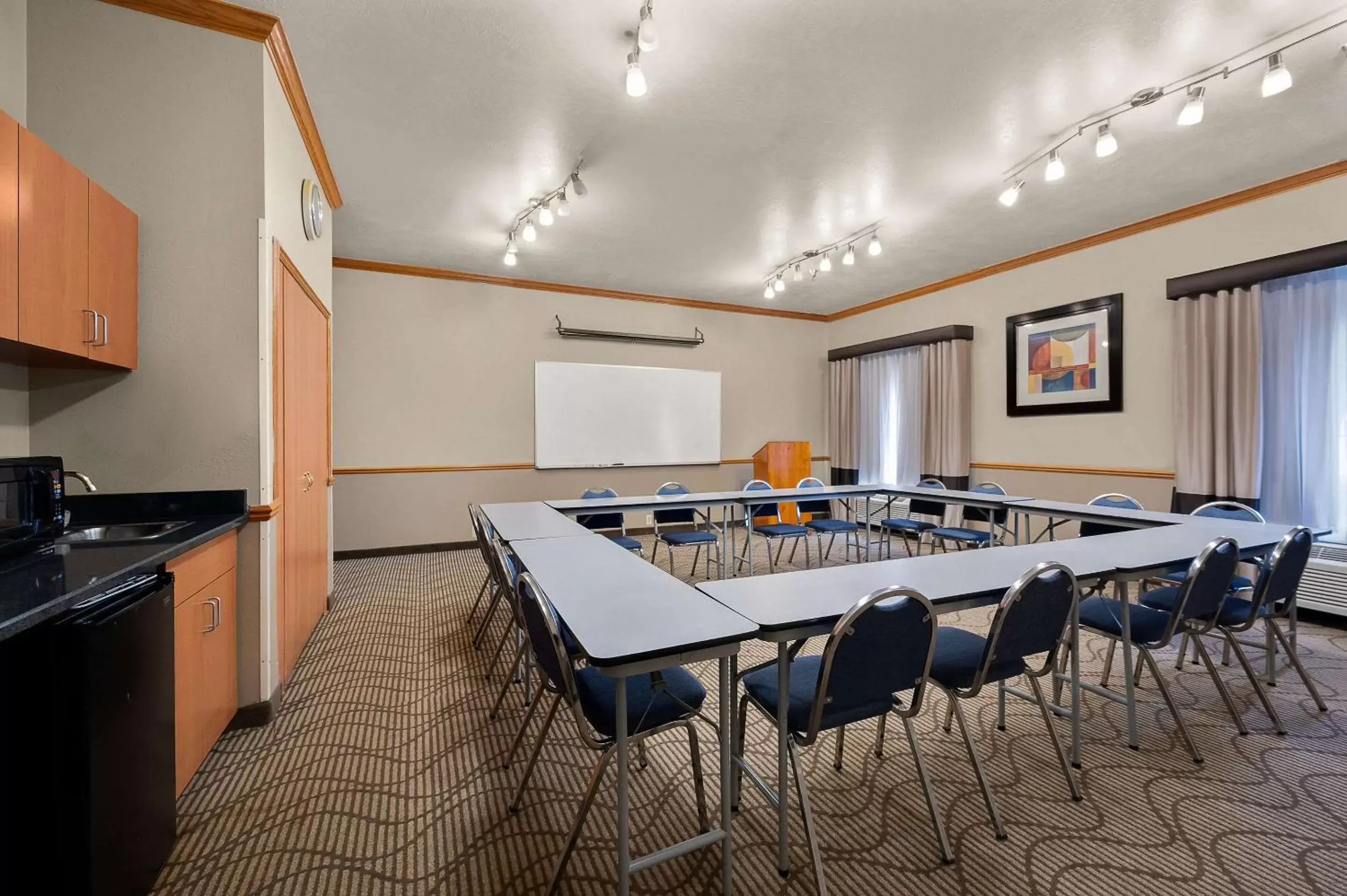 Meeting/conference room in Comfort Inn & Suites Fenton