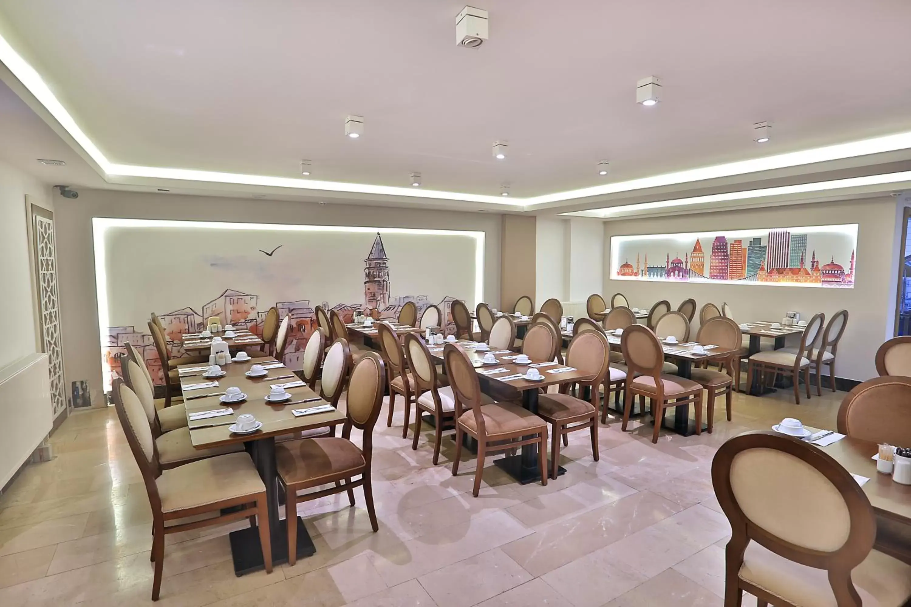 People, Restaurant/Places to Eat in Grand Sagcanlar Hotel