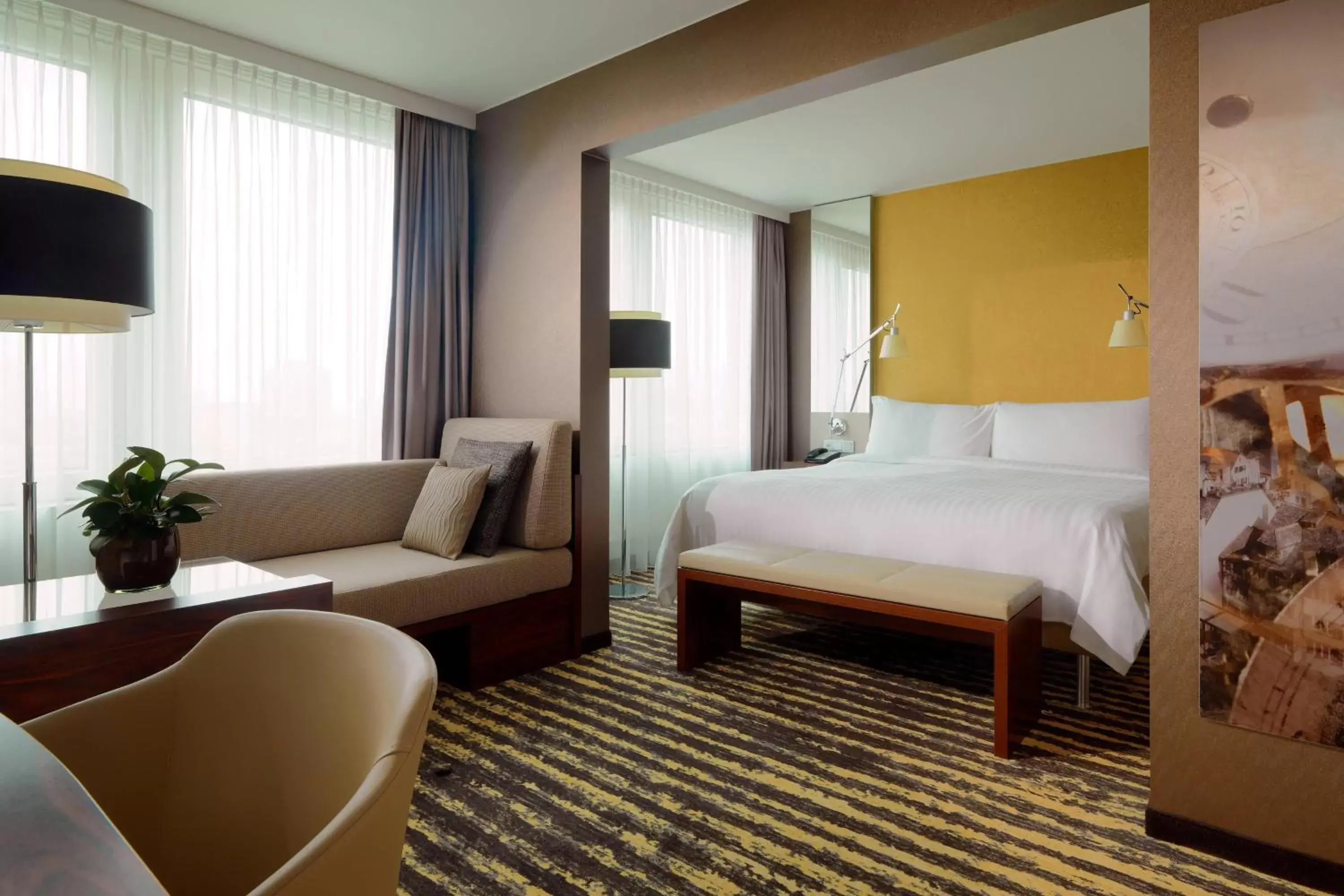 Bedroom, Bed in Zurich Marriott Hotel