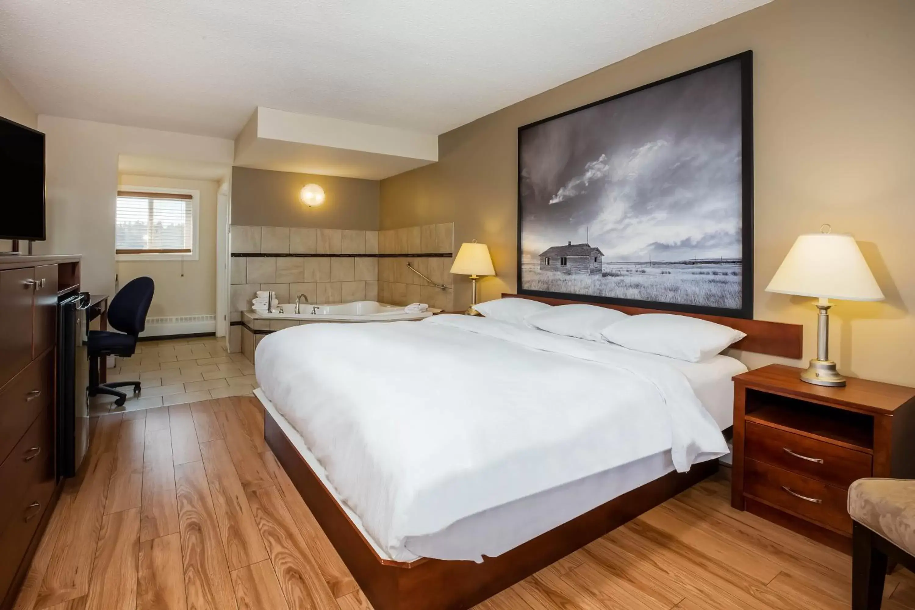 Bedroom, Bed in Super 8 by Wyndham Smoky Lake