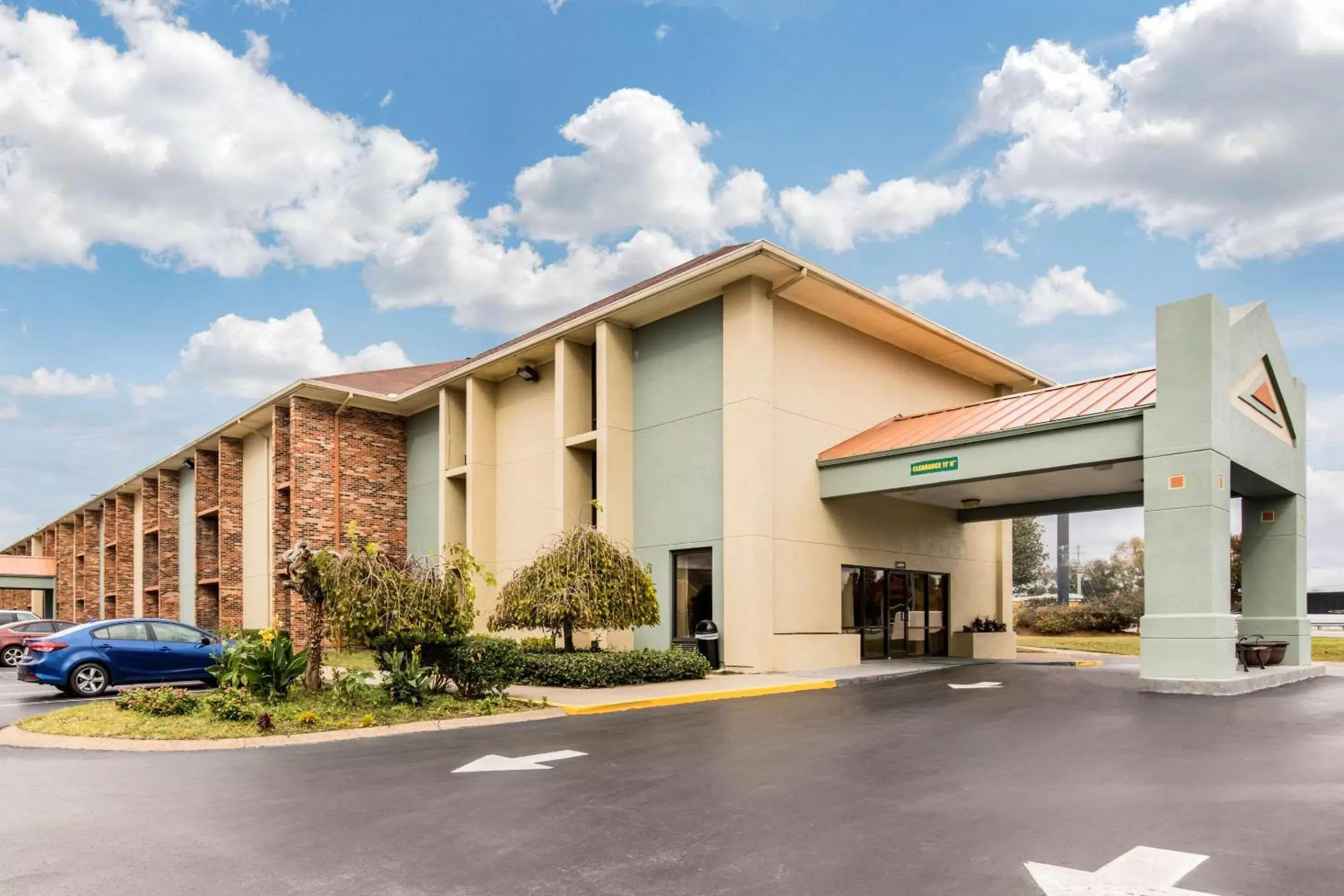 Property Building in Quality Inn Opryland Area