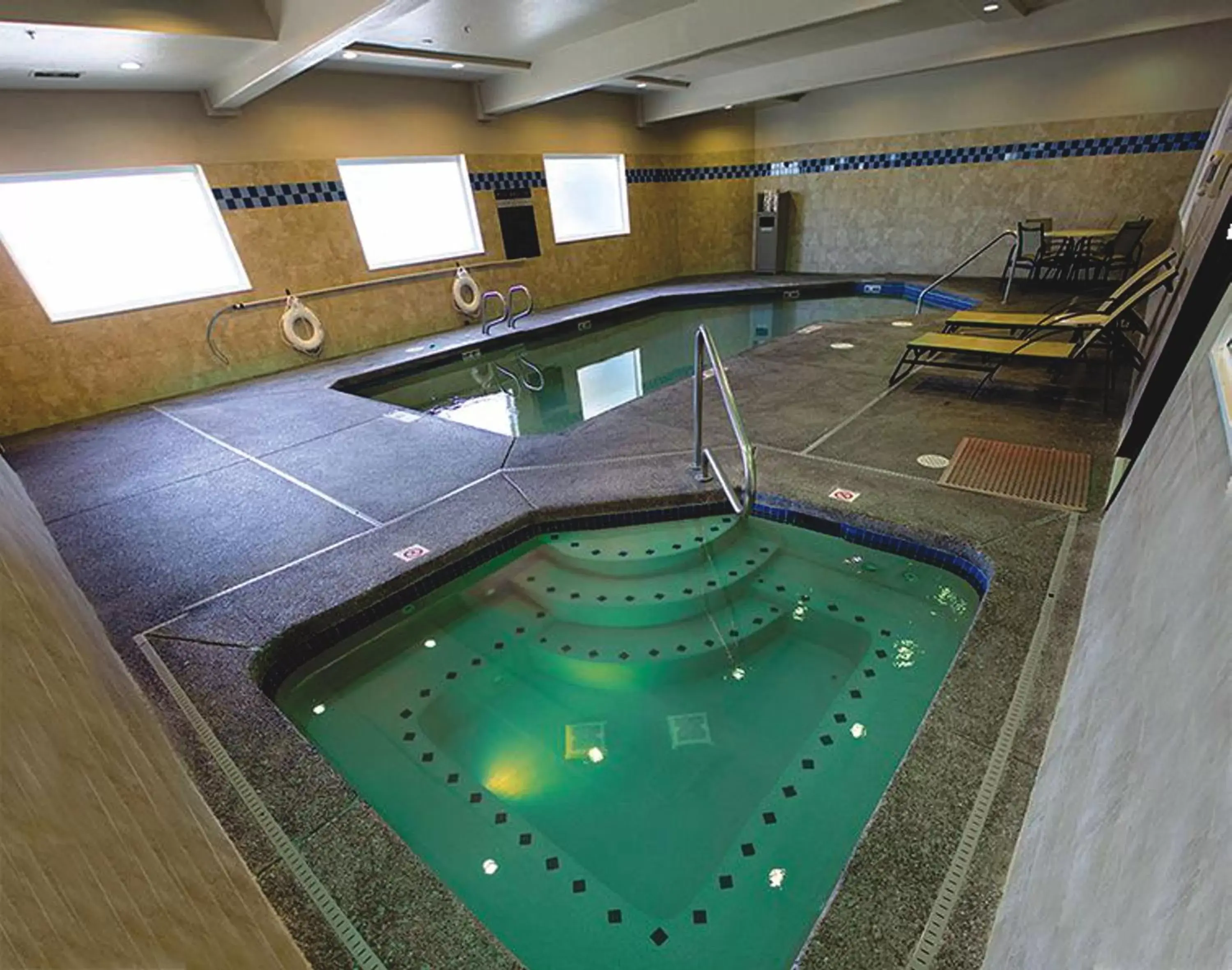 Swimming Pool in Holiday Inn Express Portland East - Columbia Gorge, an IHG Hotel