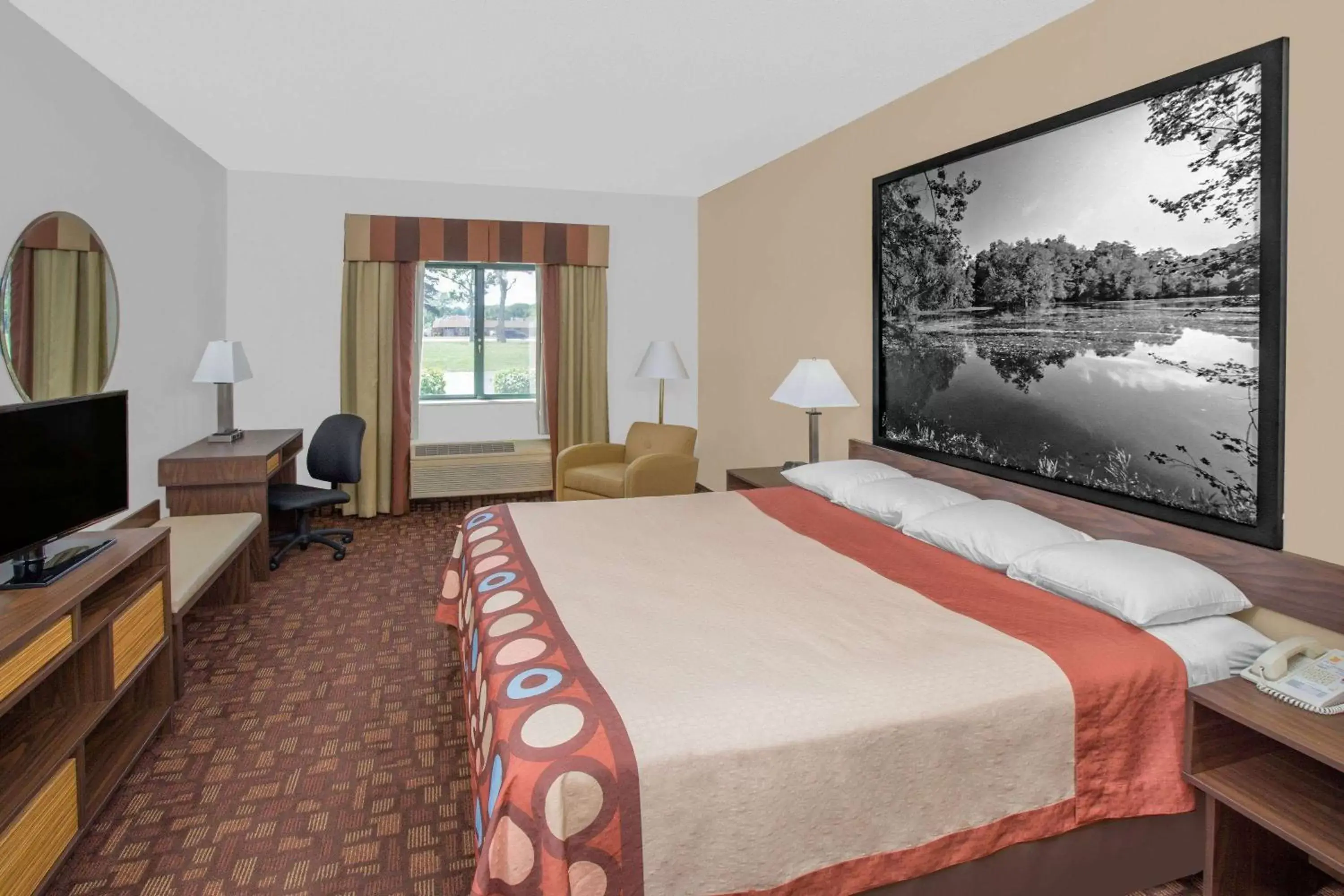 Photo of the whole room in Super 8 by Wyndham Three Rivers