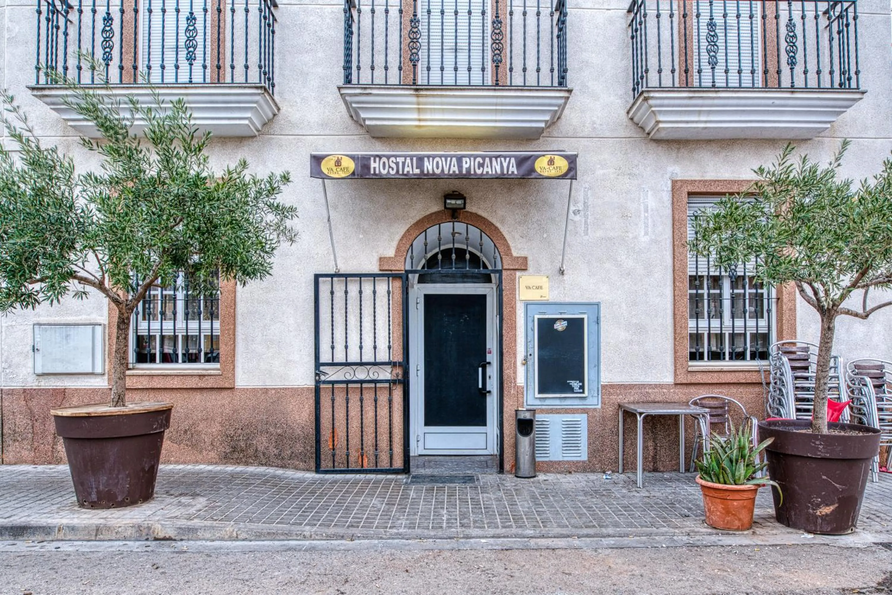 Facade/entrance in Hostal Nova Picanya