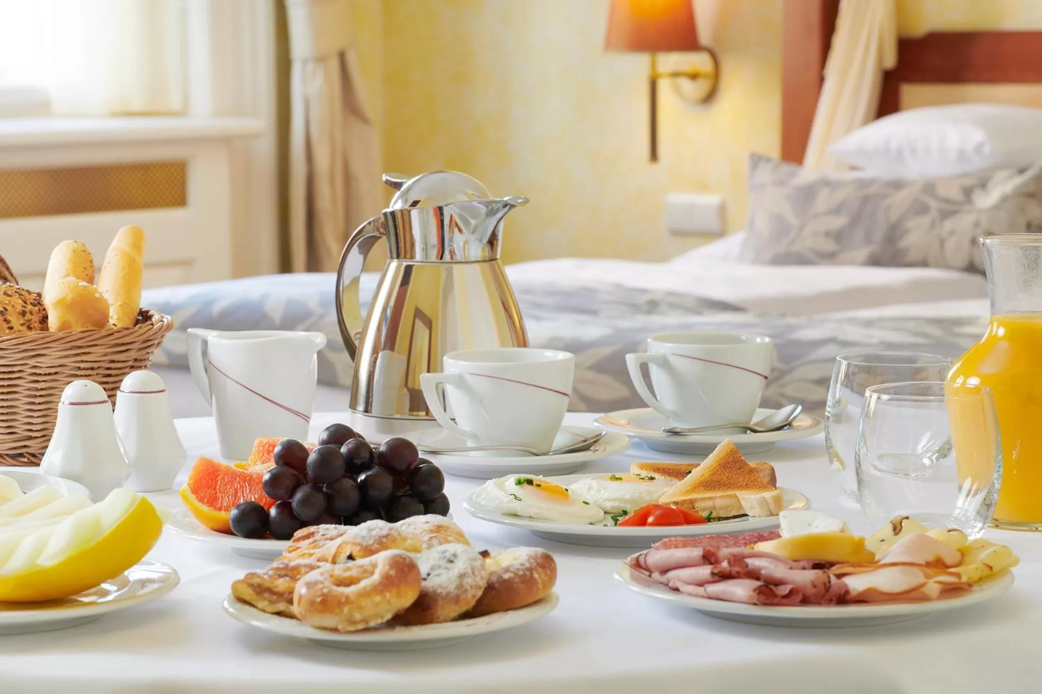 Breakfast, Bed in Ventana Hotel Prague