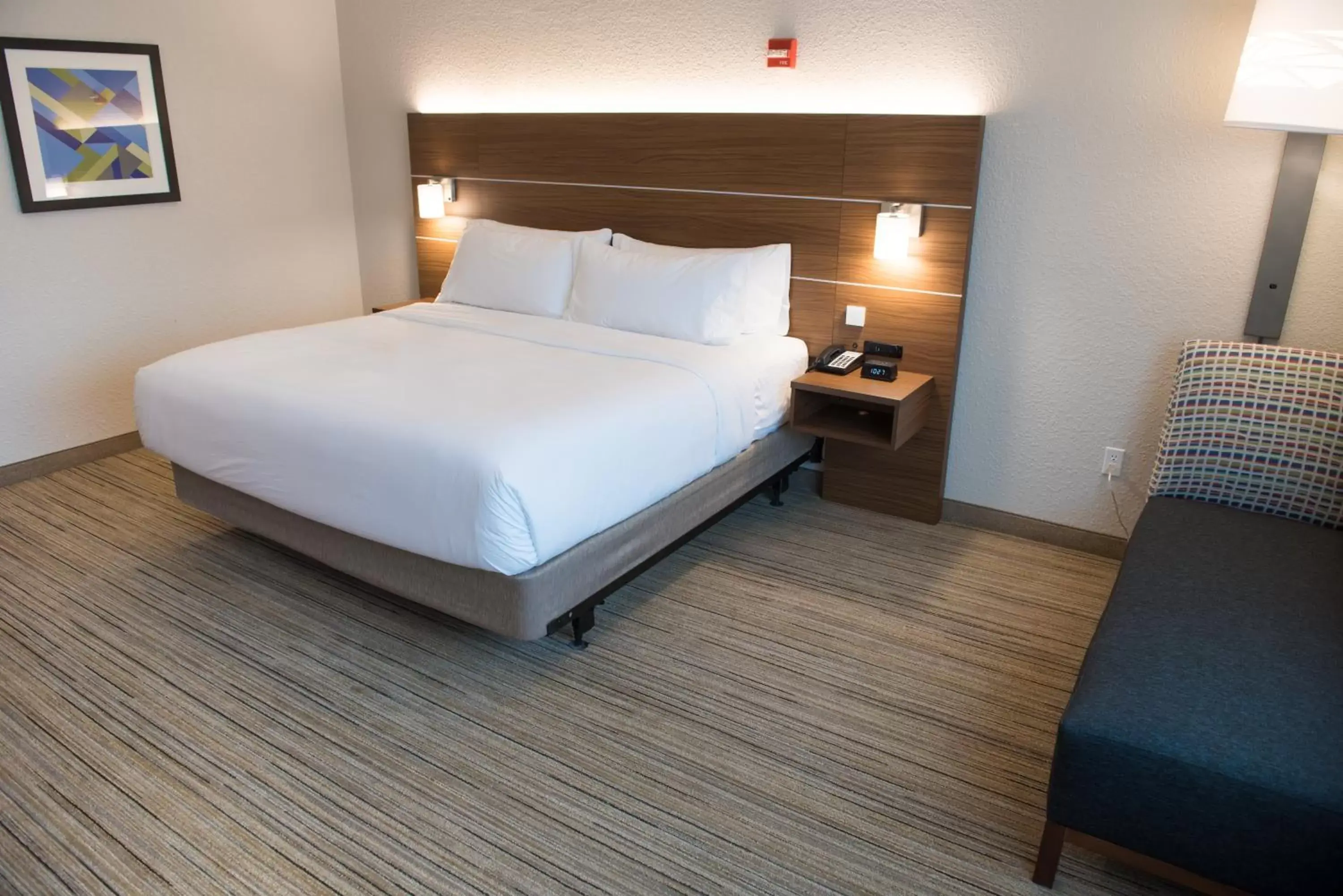 Photo of the whole room, Bed in Holiday Inn Express & Suites - Louisville N - Jeffersonville, an IHG Hotel